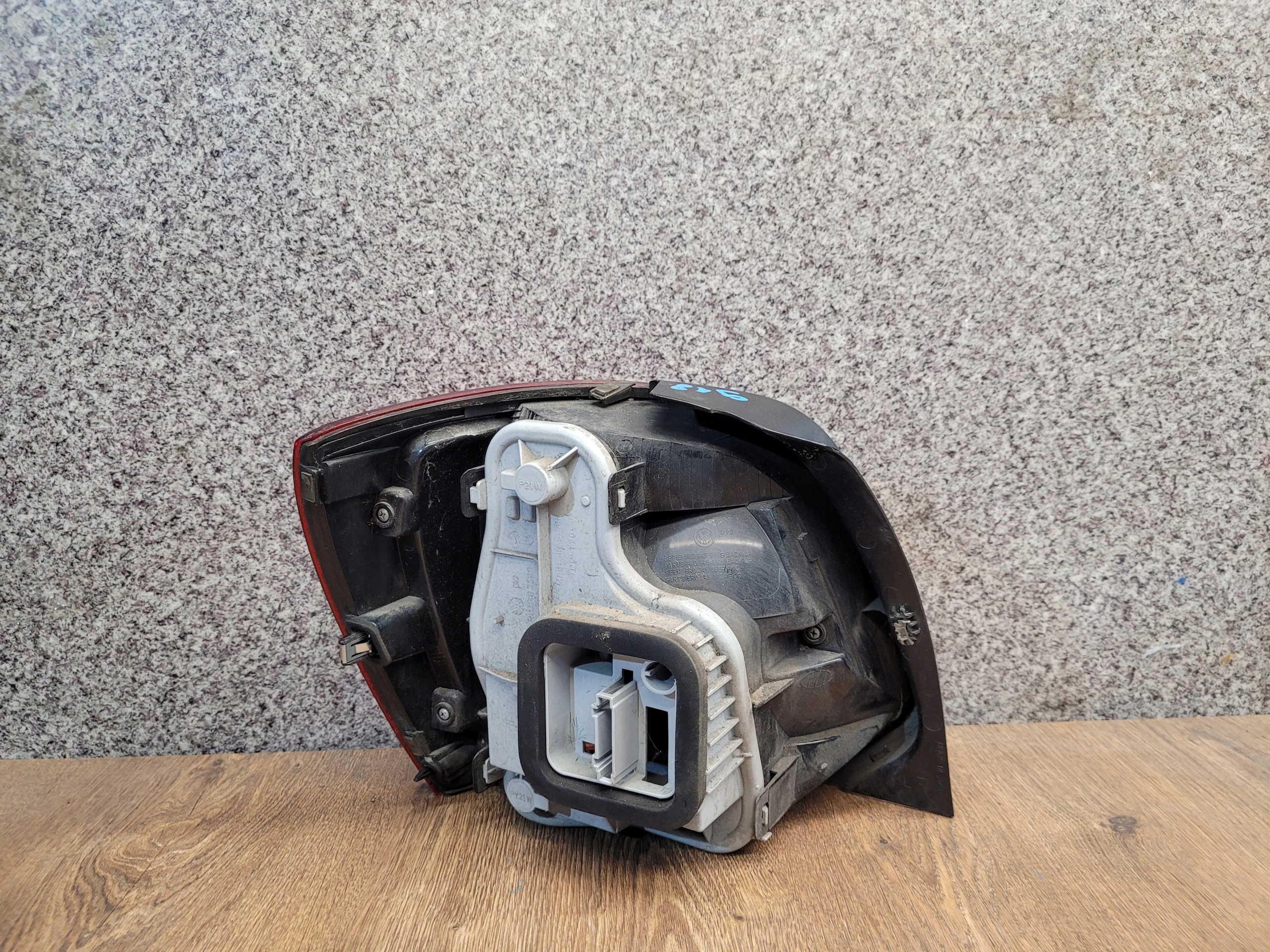 VW POLO 6R PRAVE ZADNE SVETLO 6R0945096G