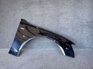 AUDI A4 B8 8K LIFT 12- PRAVY PREDNY BLATNIK AUDI A4 B8 8K LIFT 12- PRAVY PREDNY BLATNIK