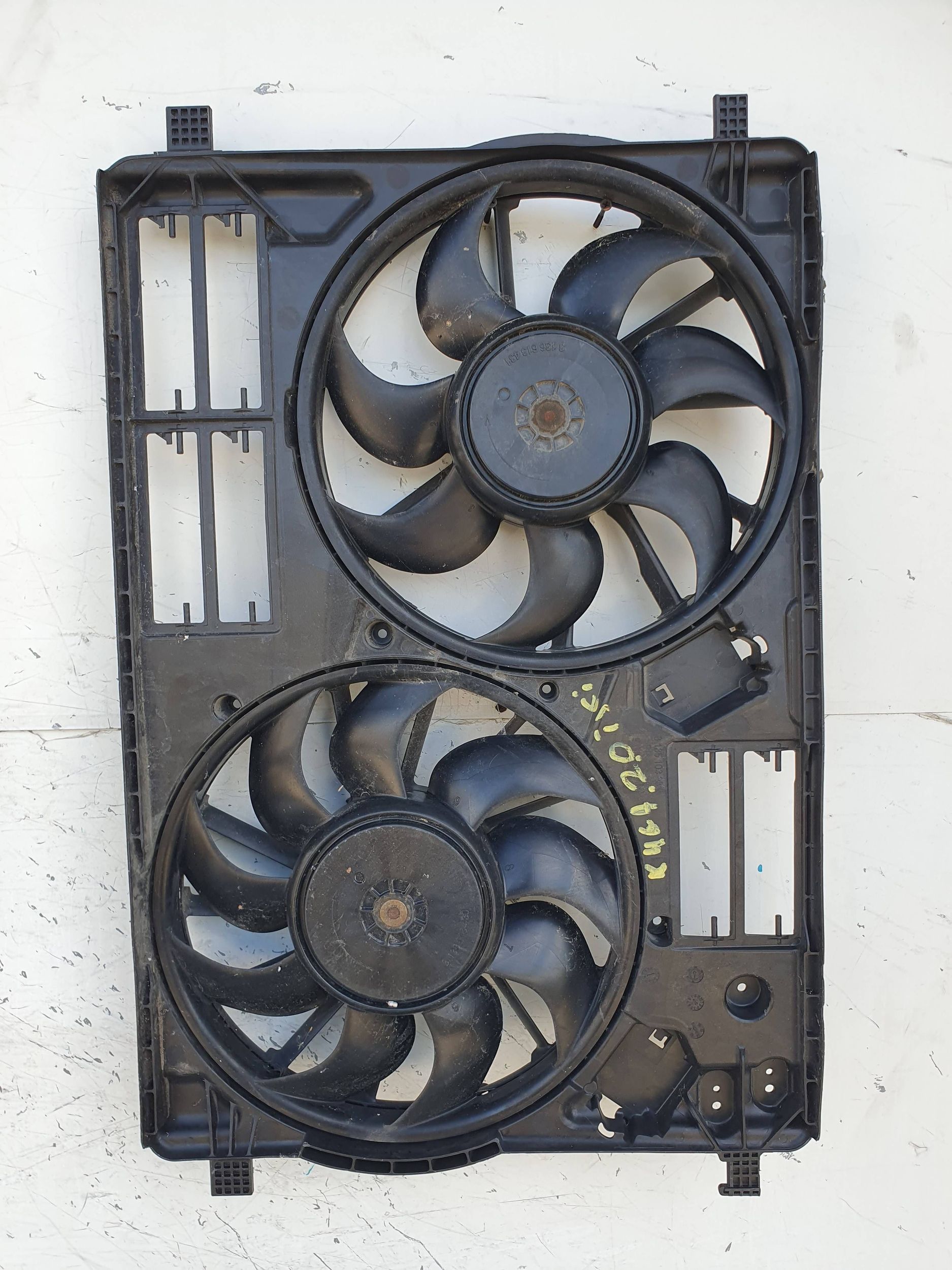 Ford Kuga II 2.0 tdci 3135103884 VENTILATOR CHLADICA