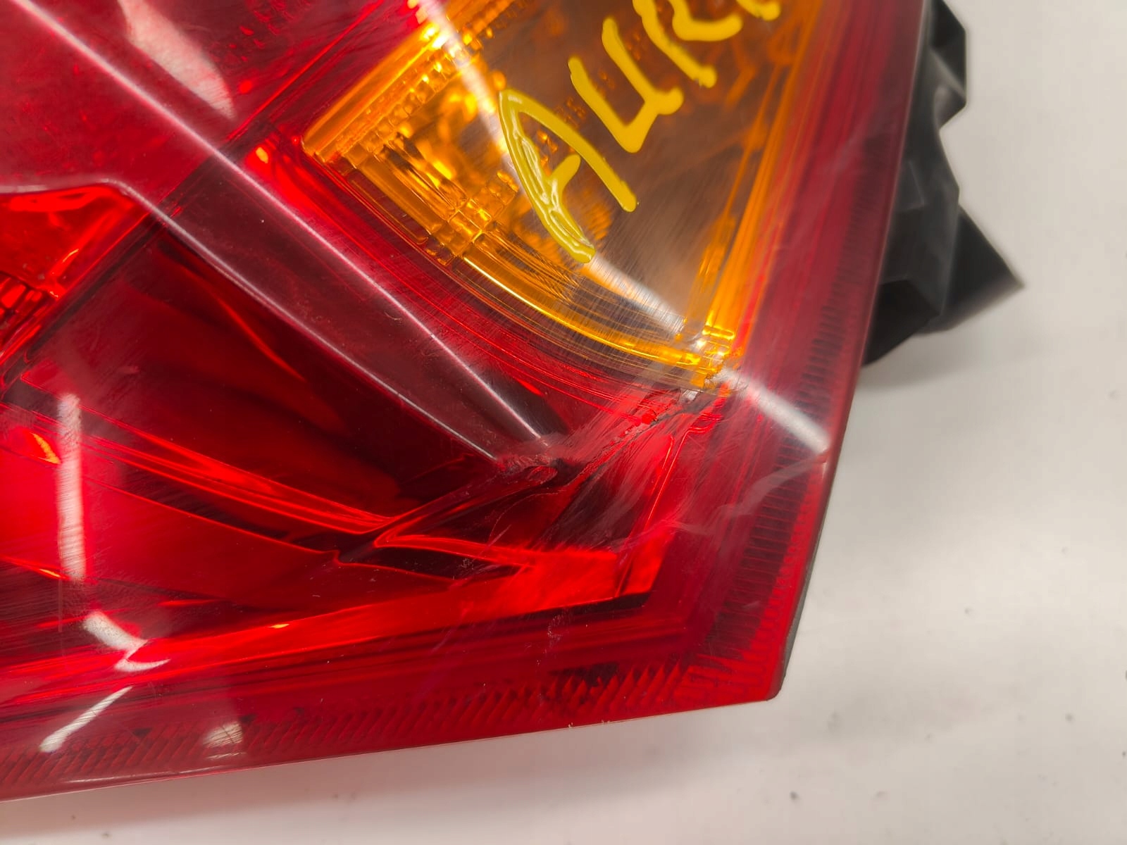 Toyota Auris II LAVE ZADNE SVETLO LED