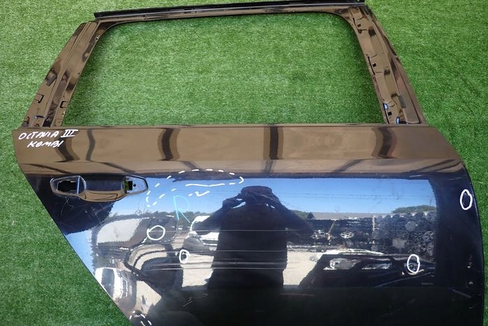 SKODA OCTAVIA III KOMBI PRAVE ZADNE DVERE