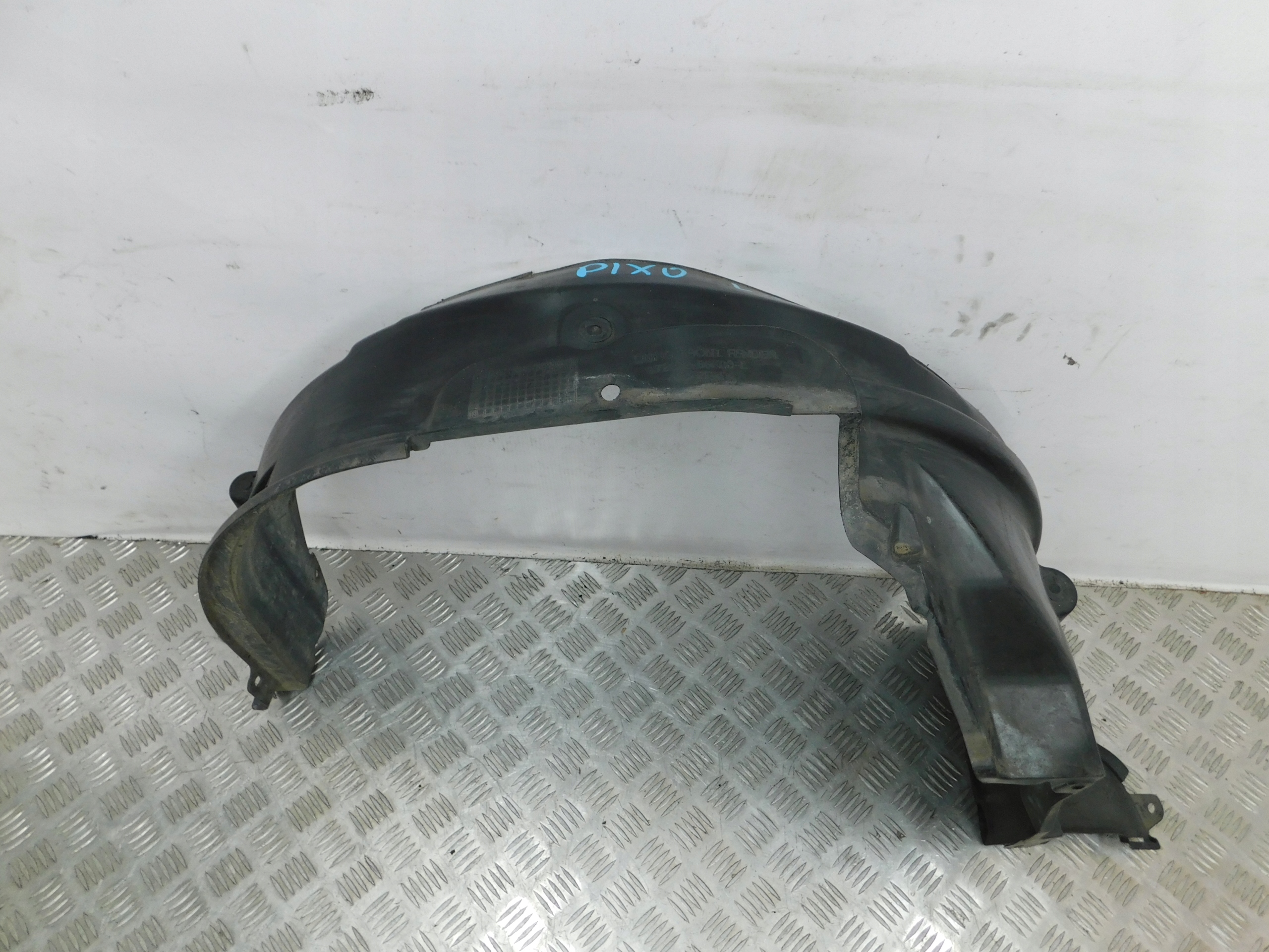 ĽAVÝ PREDNÝ PODBLATNÍK NISSAN PIXO