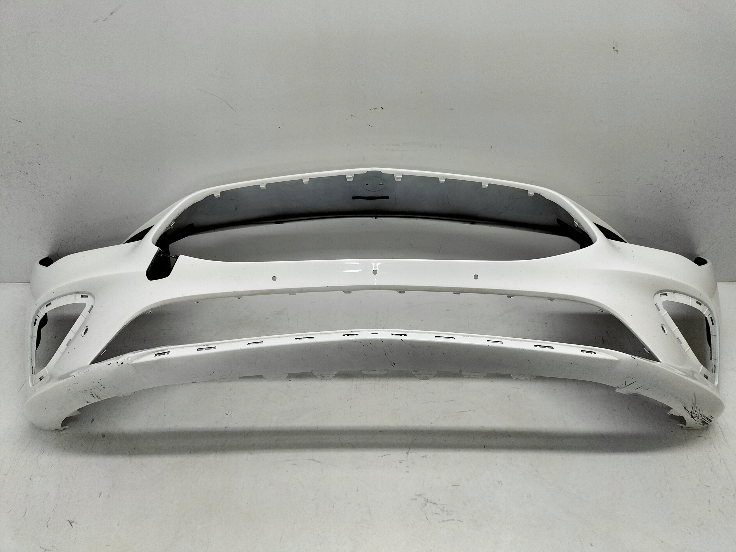 PREDNÝ NÁRAZNÍK MERCEDES CLA W118 II 19-