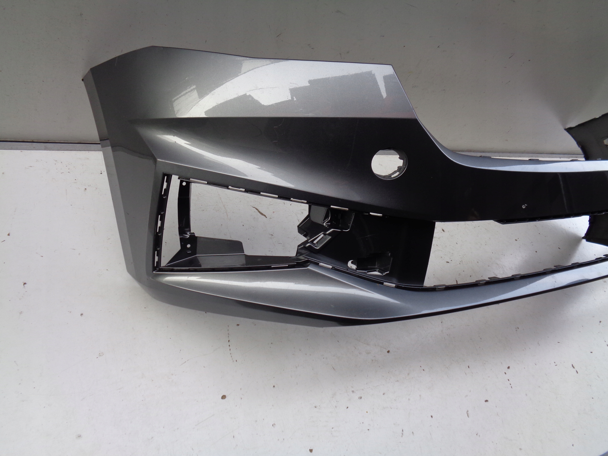 PREDNÝ NÁRAZNÍK SKODA FABIA IV 6VA 21- NR 39842