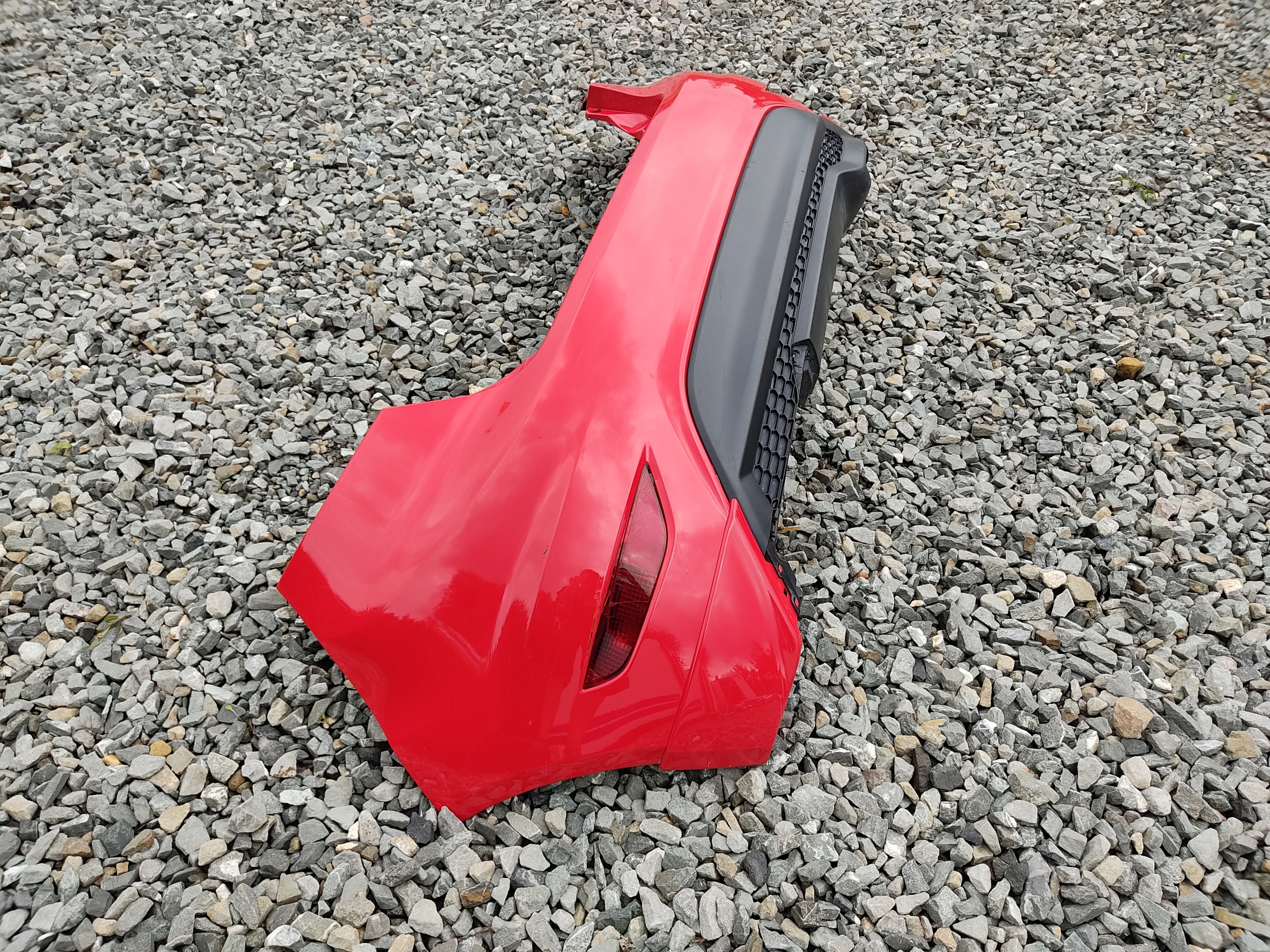 ZADNÝ NÁRAZNÍK FORD FIESTA MK7 VII ST-LINE ST 2012-2017 LIFT