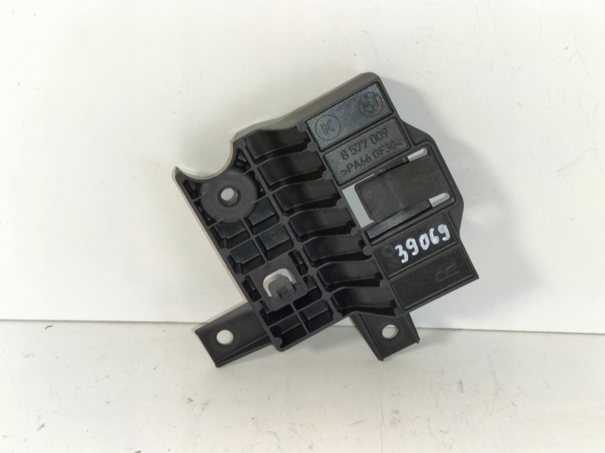 DRZIAK UCHYT CHLADIČA OLEJA BMW M3 G80 M4 G82 21-