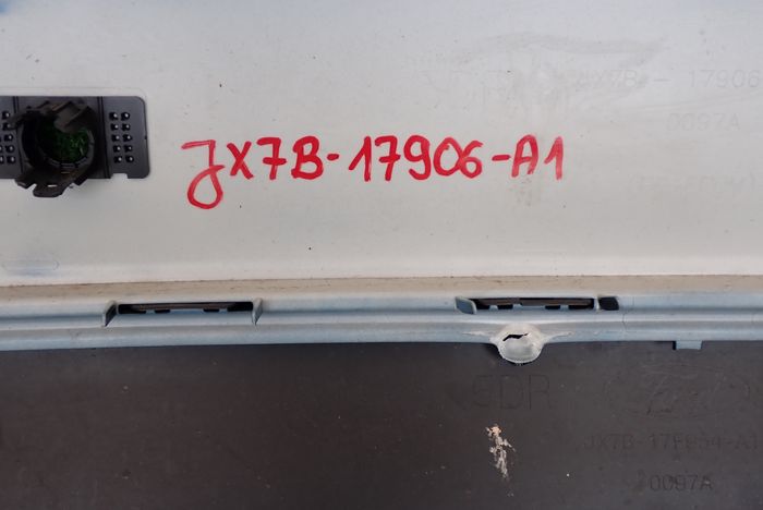 FORD FOCUS MK4 IV HB 18- ZADNÝ NÁRAZNÍK