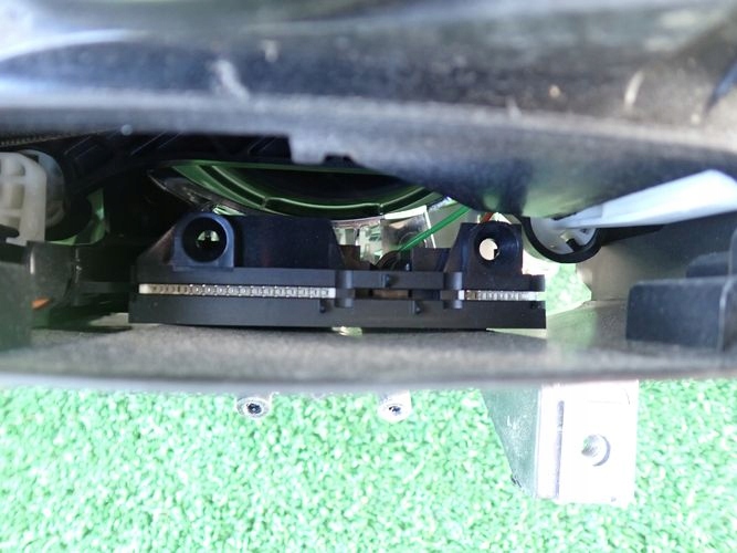 BMW F10 F11 5 BI XENON 09-13 PRAVE PREDNE SVETLO
