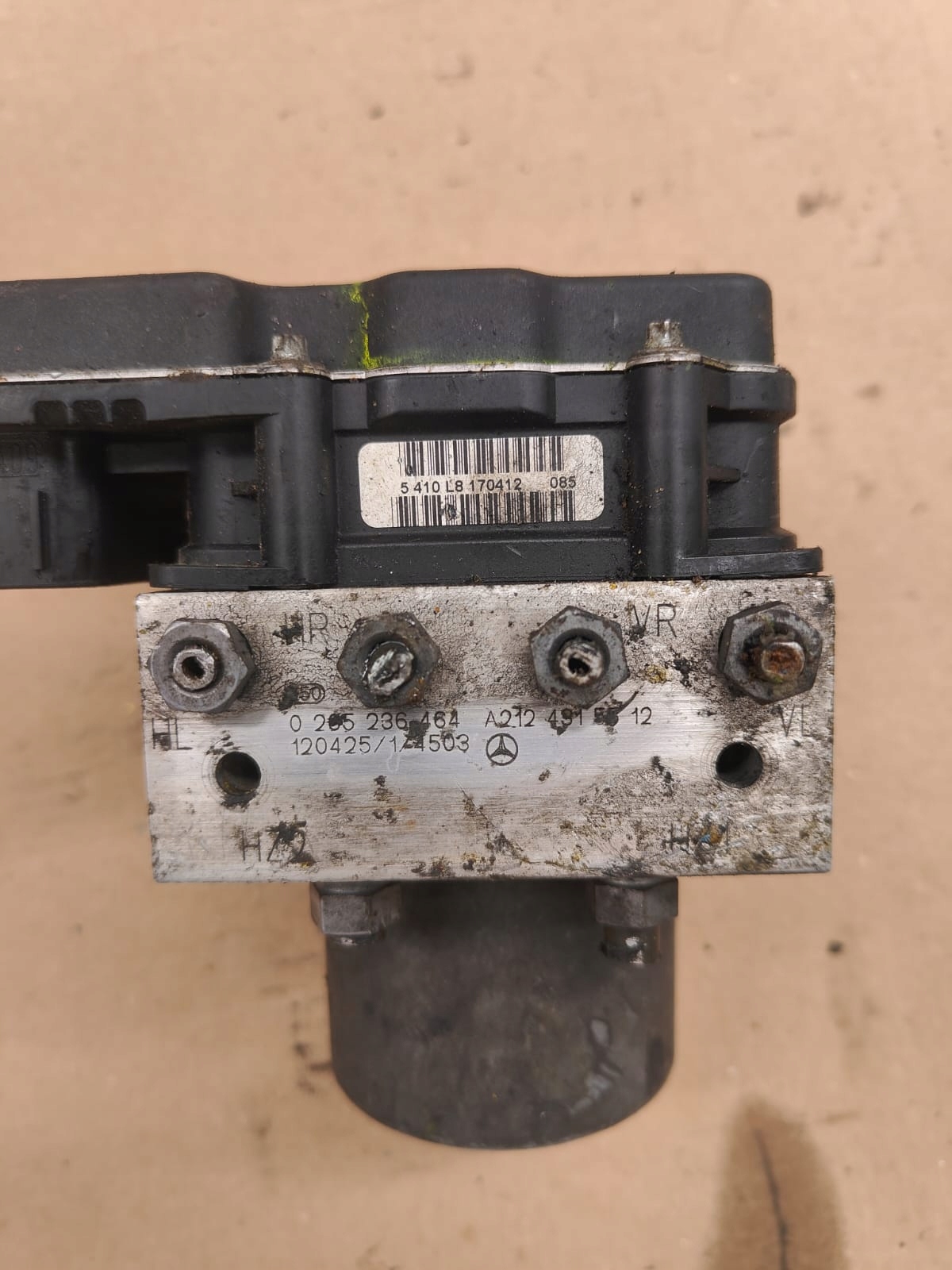 MERCEDES e klasa A2124315512 RIADIACA JEDNOTKA KOCKA ABS