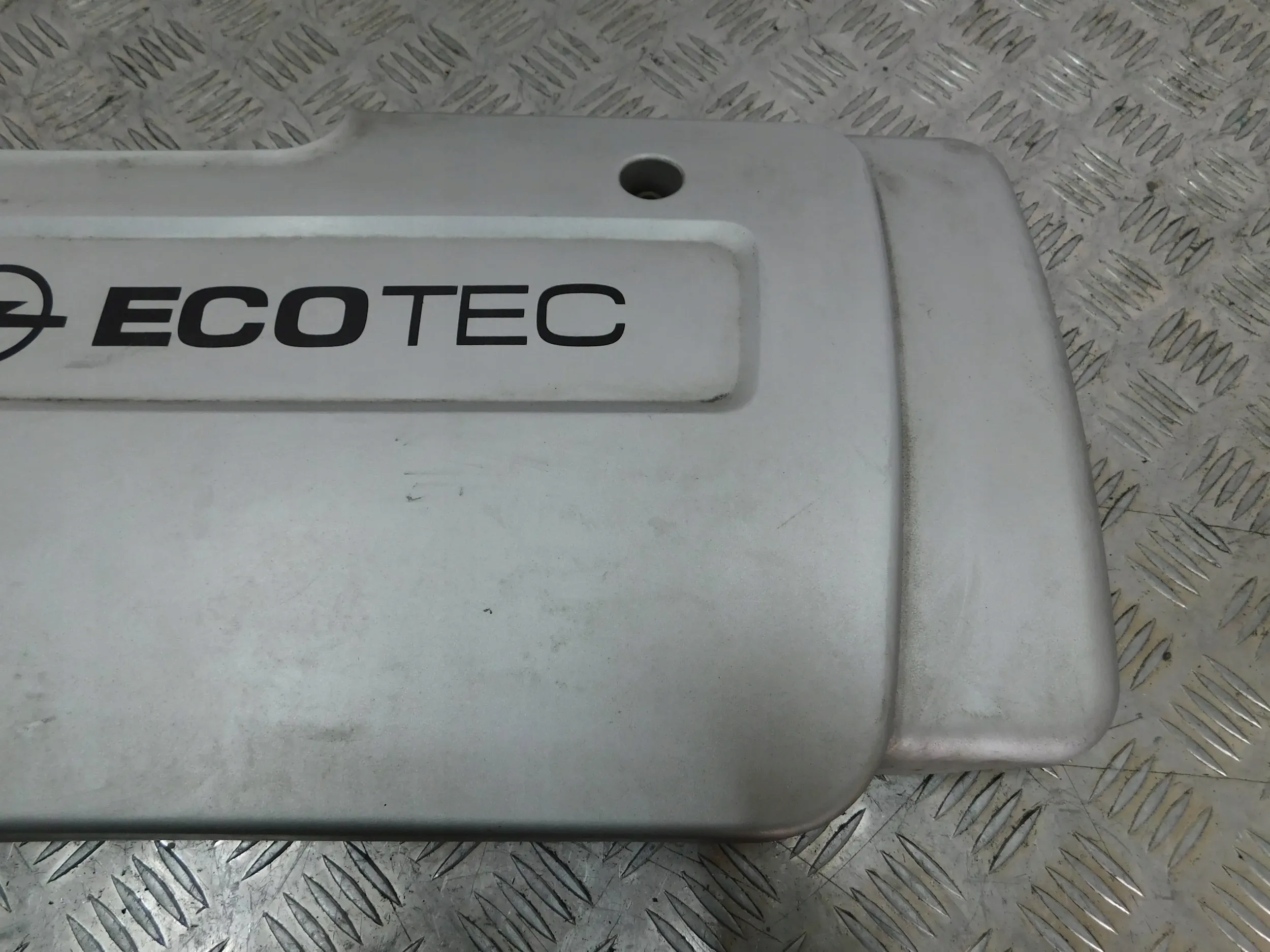 HORNÝ KRYT MOTORA OPEL ZAFIRA B 1.6