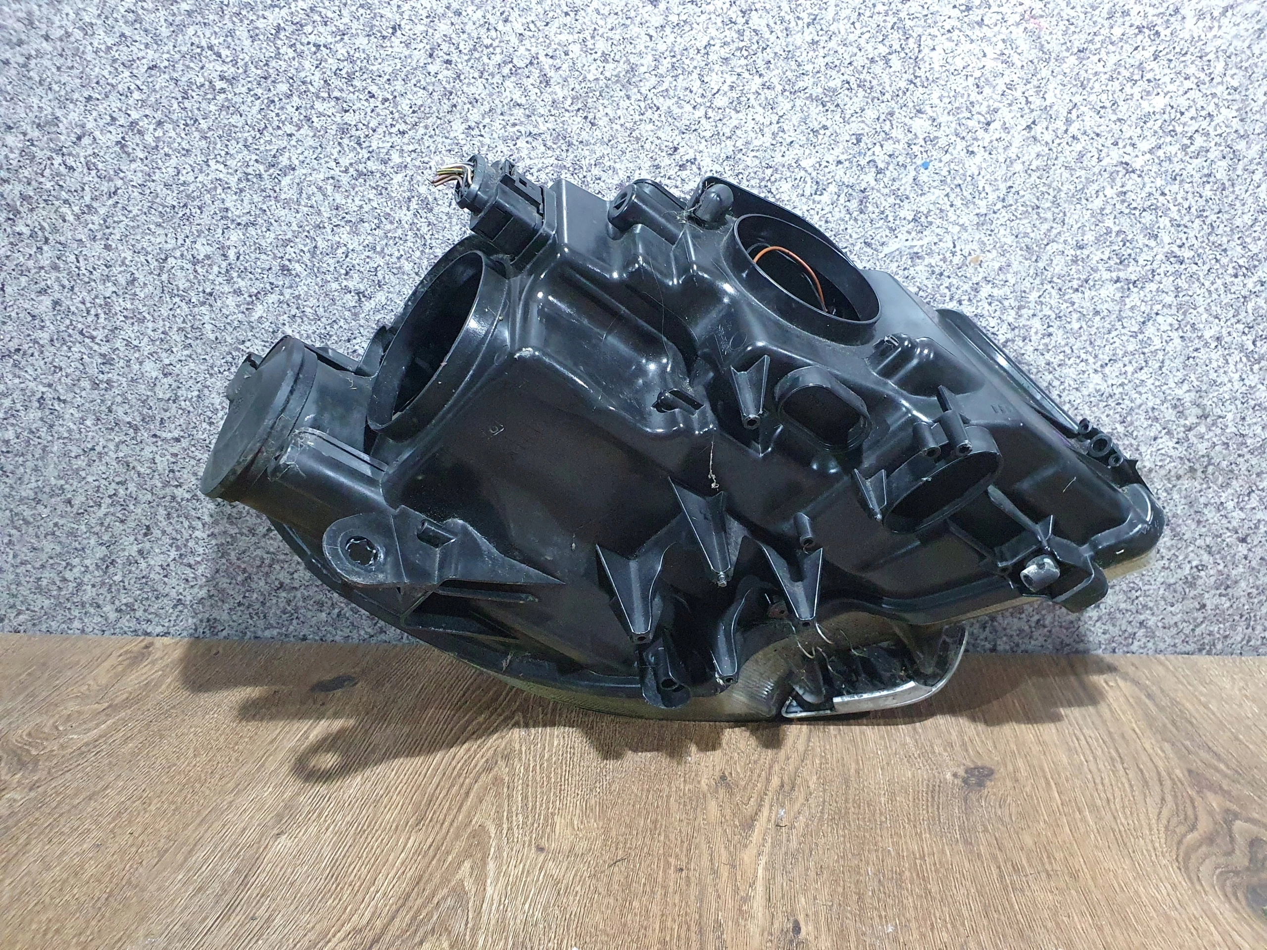 SKODA SUPERB II 2 ĽAVÉ PREDNÉ SVETLO