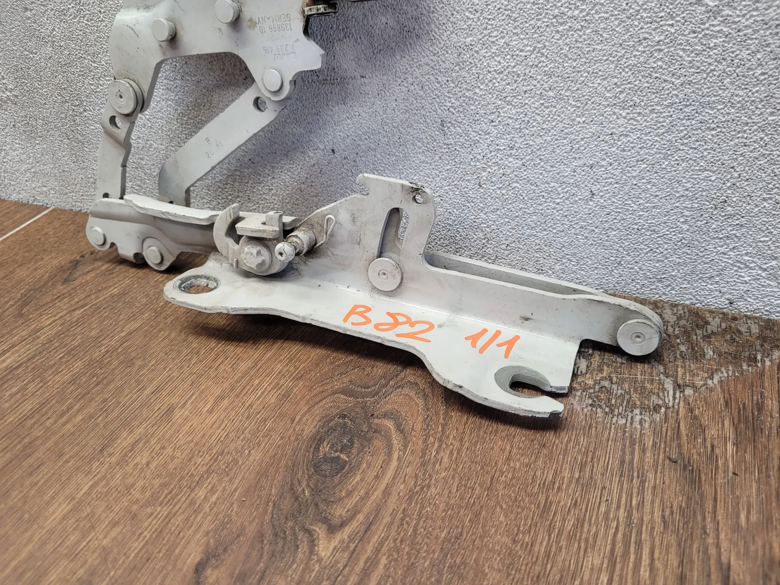BMW 1 F20 F21 7239416 PRAVY PANT PREDNEJ KAPOTY