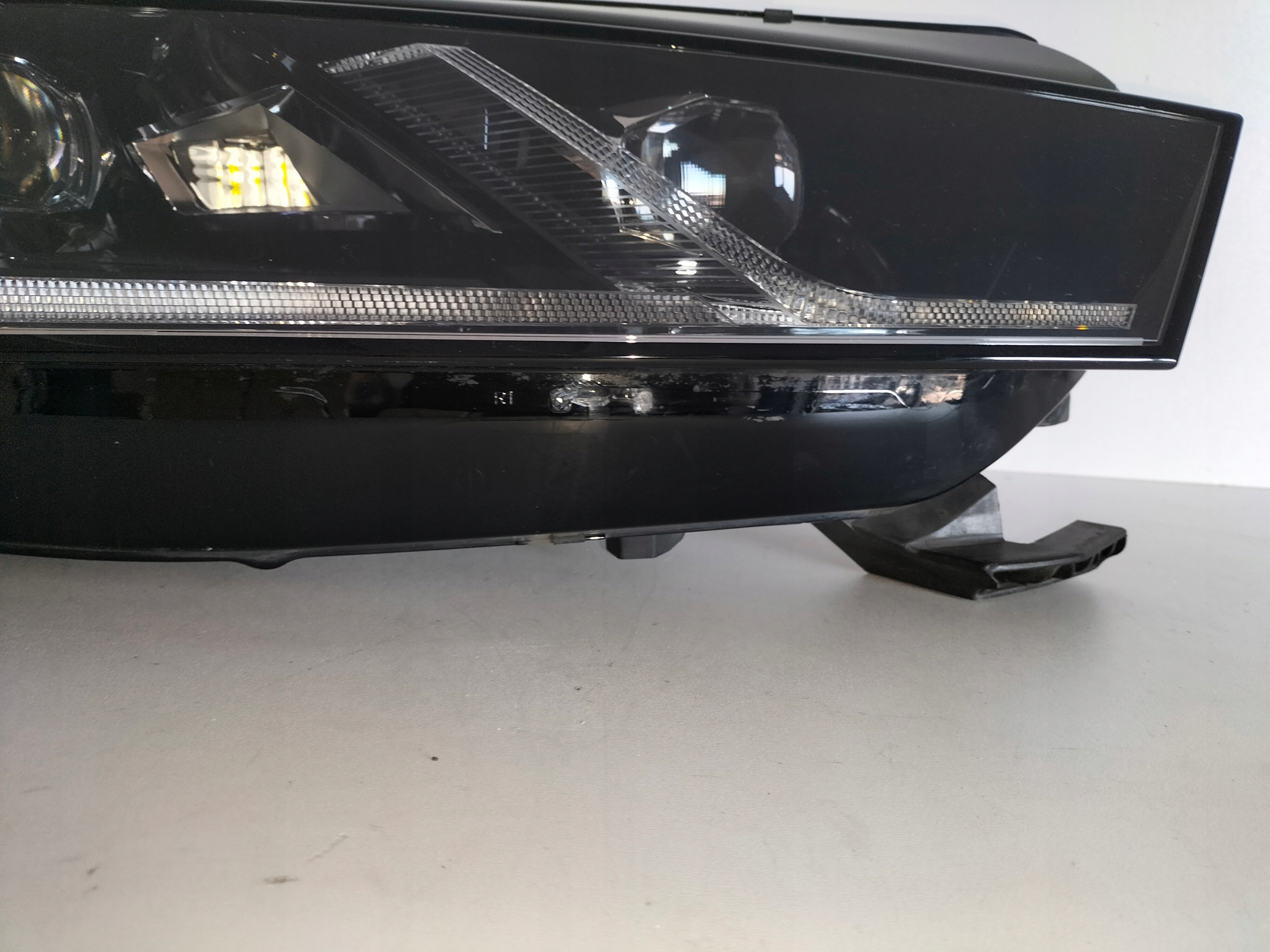 PRAVE PREDNE SVETLO SKODA OCTAVIA 4 IV 19- FULL LED