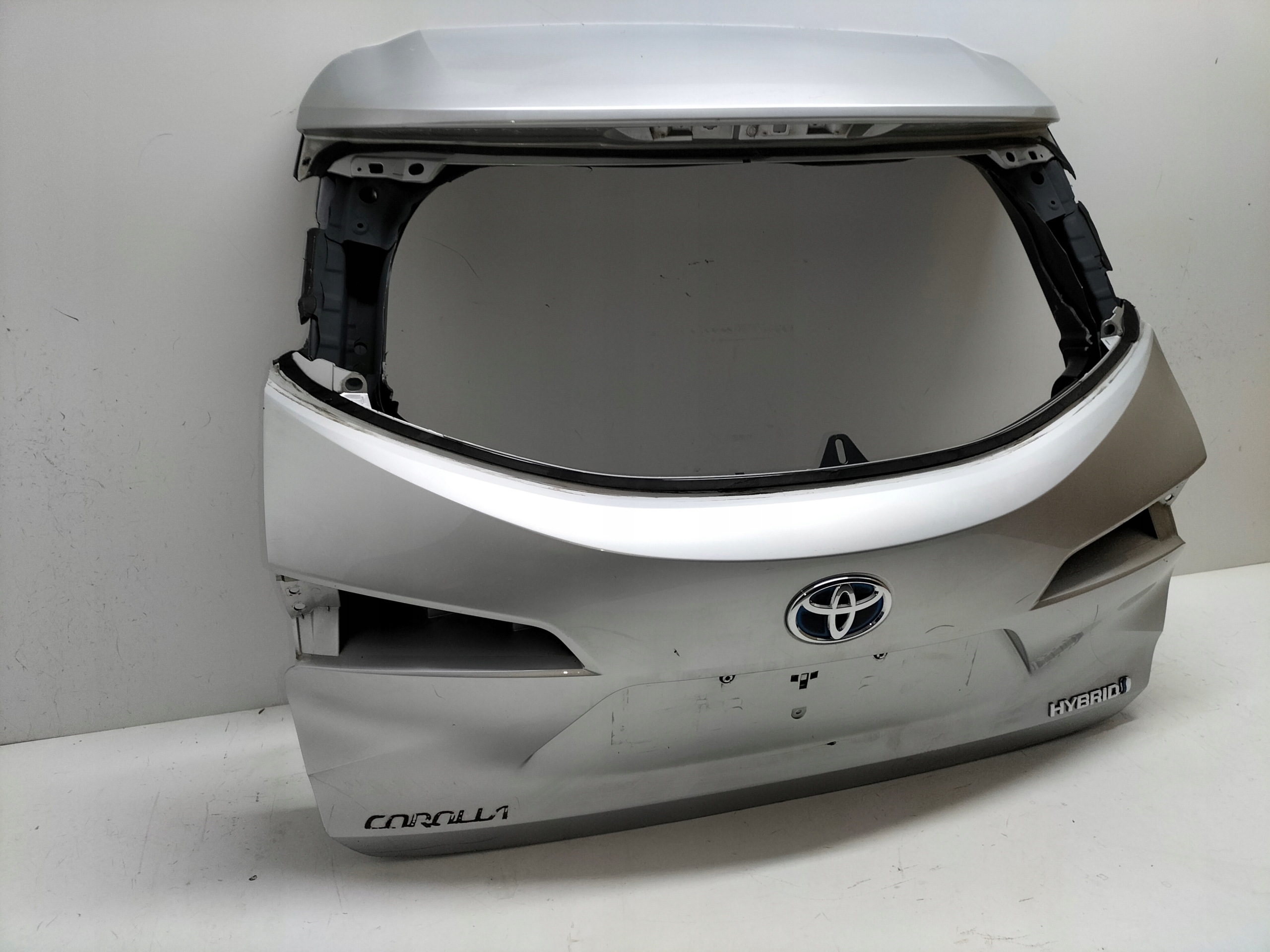 ZADNÁ KAPOTA TOYOTA COROLLA E21 18- KOMBI
