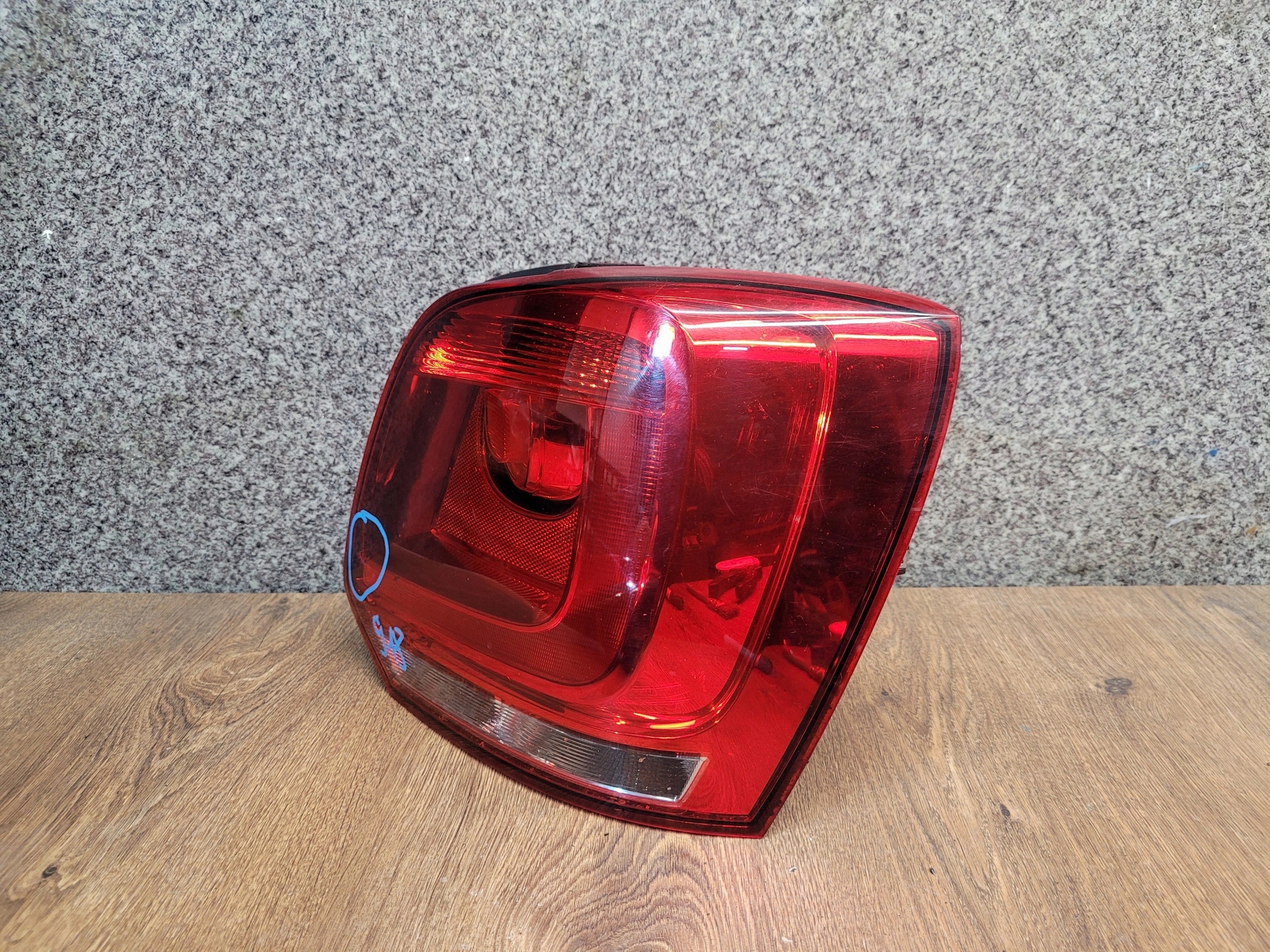 VW POLO 6R PRAVE ZADNE SVETLO 6R0945096G