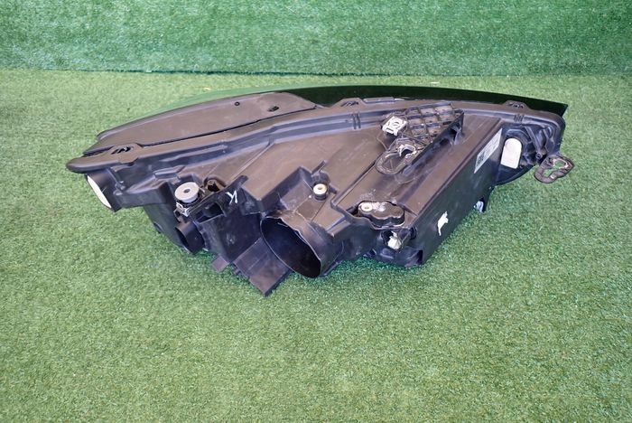 SEAT LEON IV FULL LED LAVE PREDNE SVETLO 5FB941005D