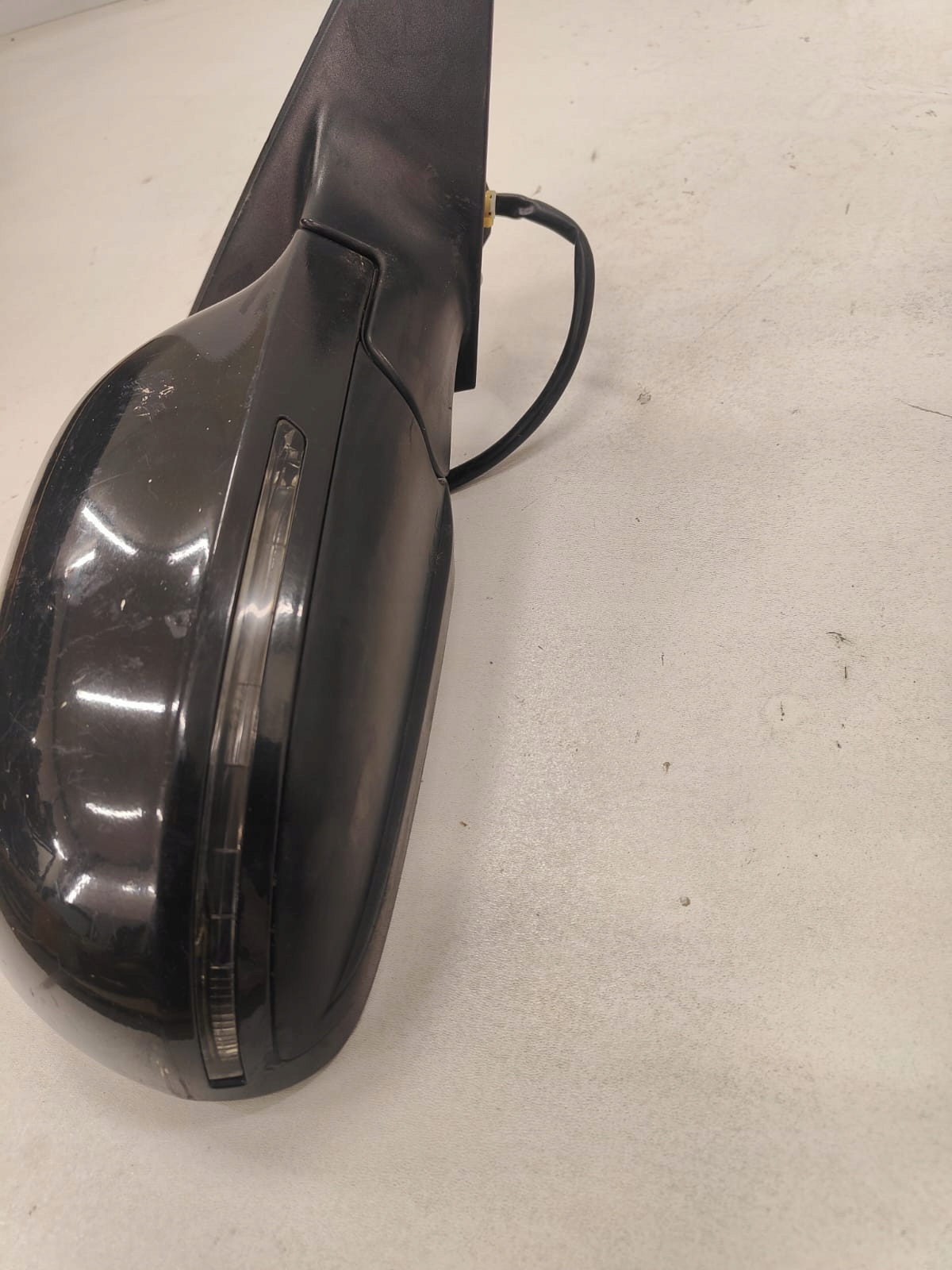 Audi a4 b8 08-14 PRAVE ZRKADLO 6 pin PRASKNUTE SKLO