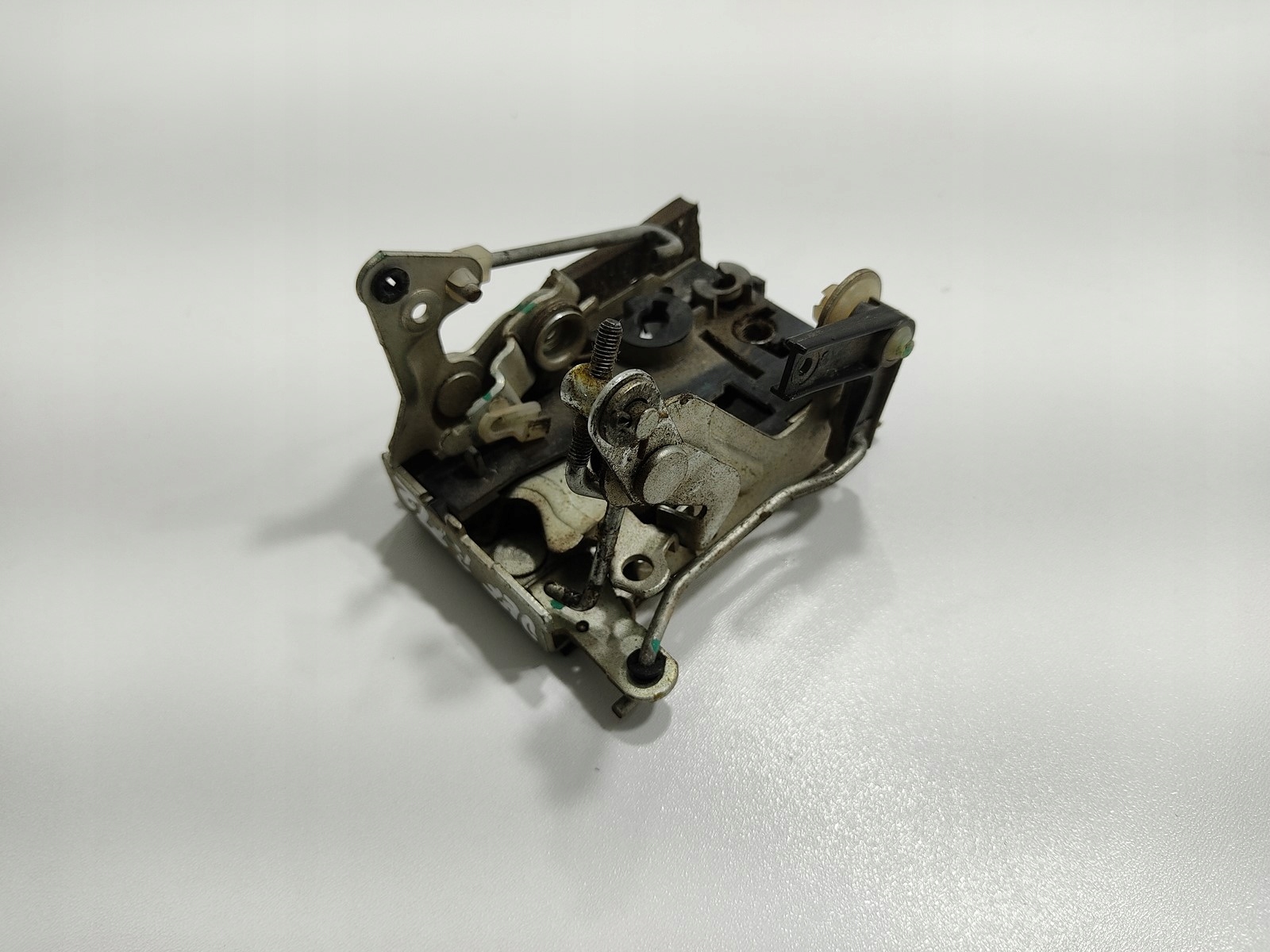 ZAMOK PRAVYCH PREDNYCH DVERI LAND ROVER DEFENDER 1999-2014 EUROPA