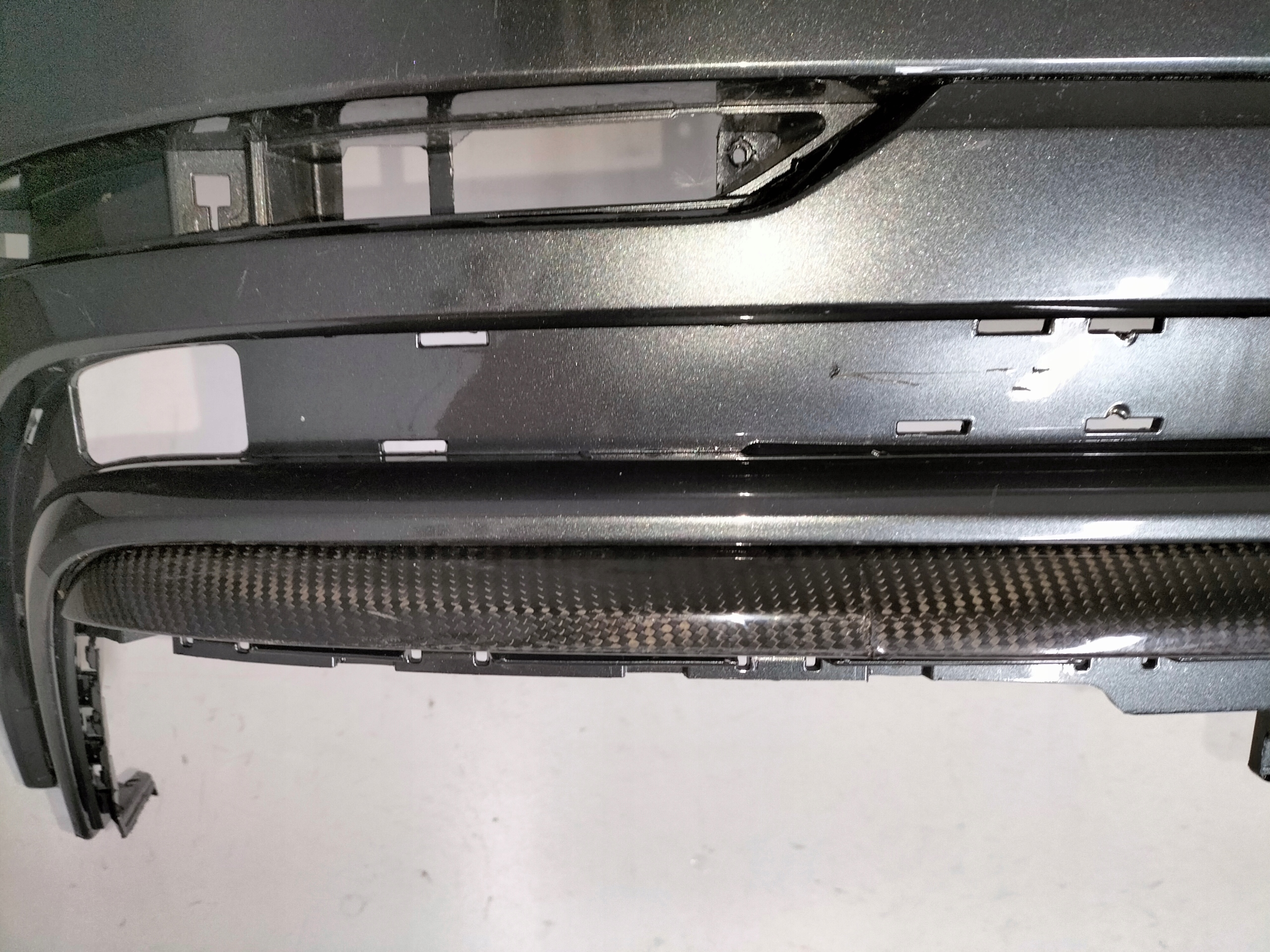 ZADNÝ NÁRAZNÍK AUDI Q8 SQ8 4M8 18- S-LINE