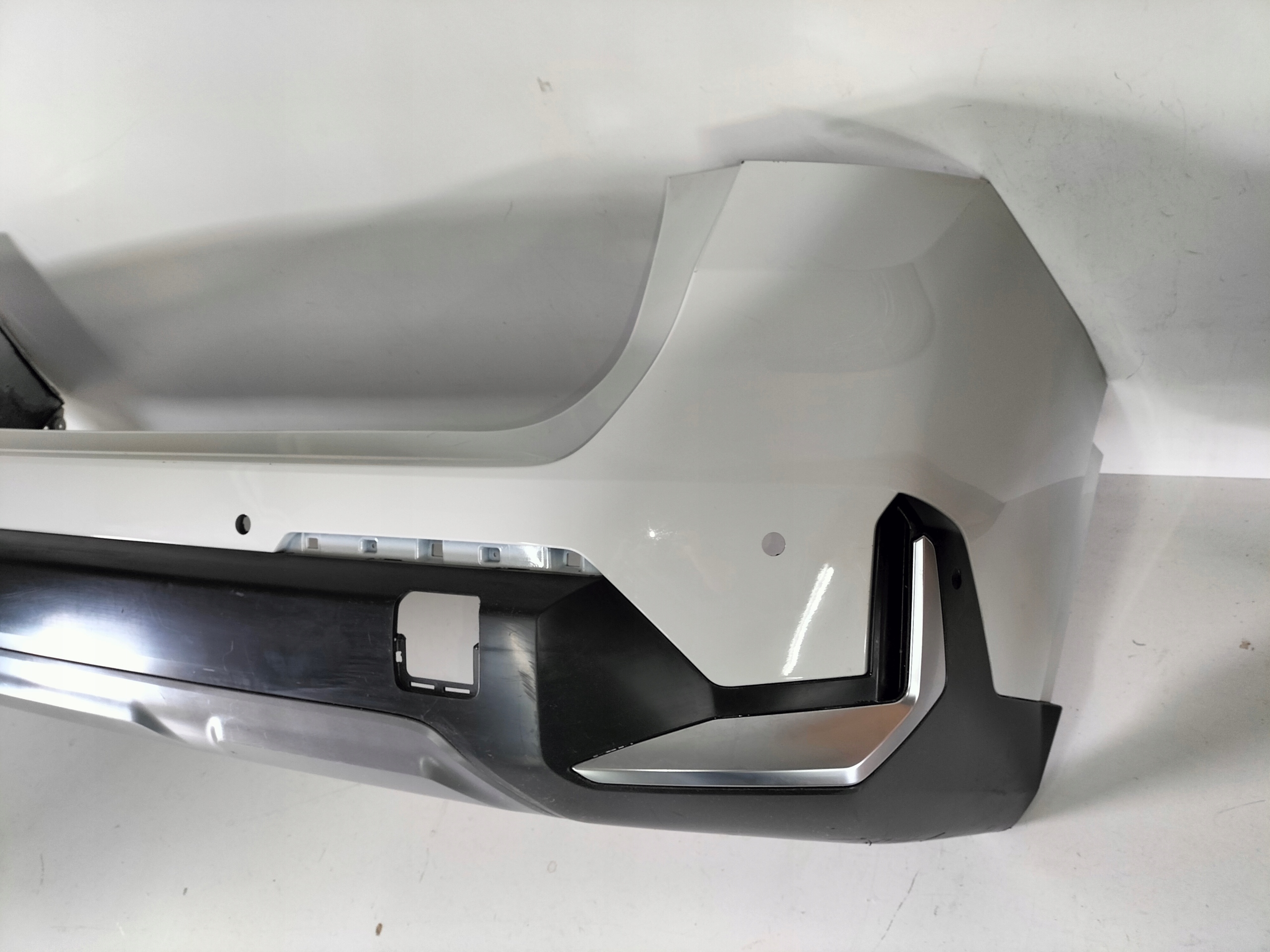 ZADNÝ NÁRAZNÍK BMW X1 U11 22-
