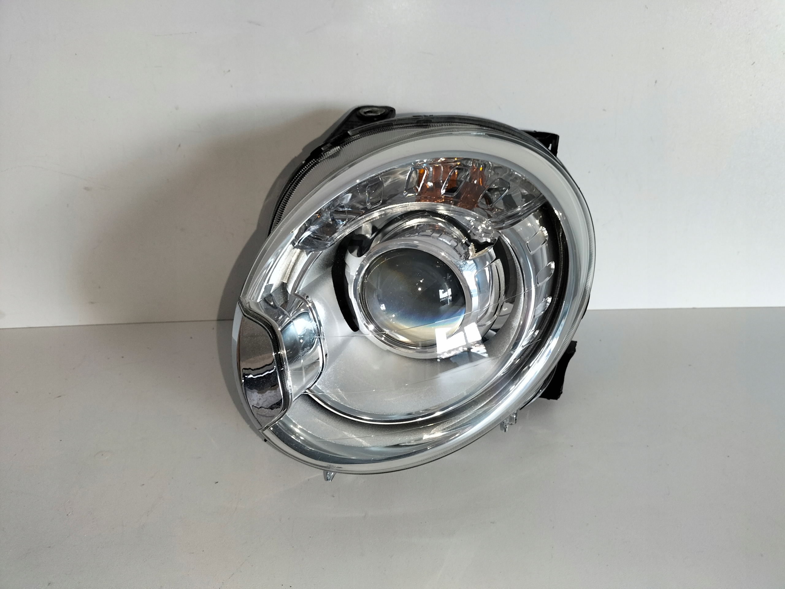 LAVE PREDNE SVETLO FIAT 500 07-15 XENON