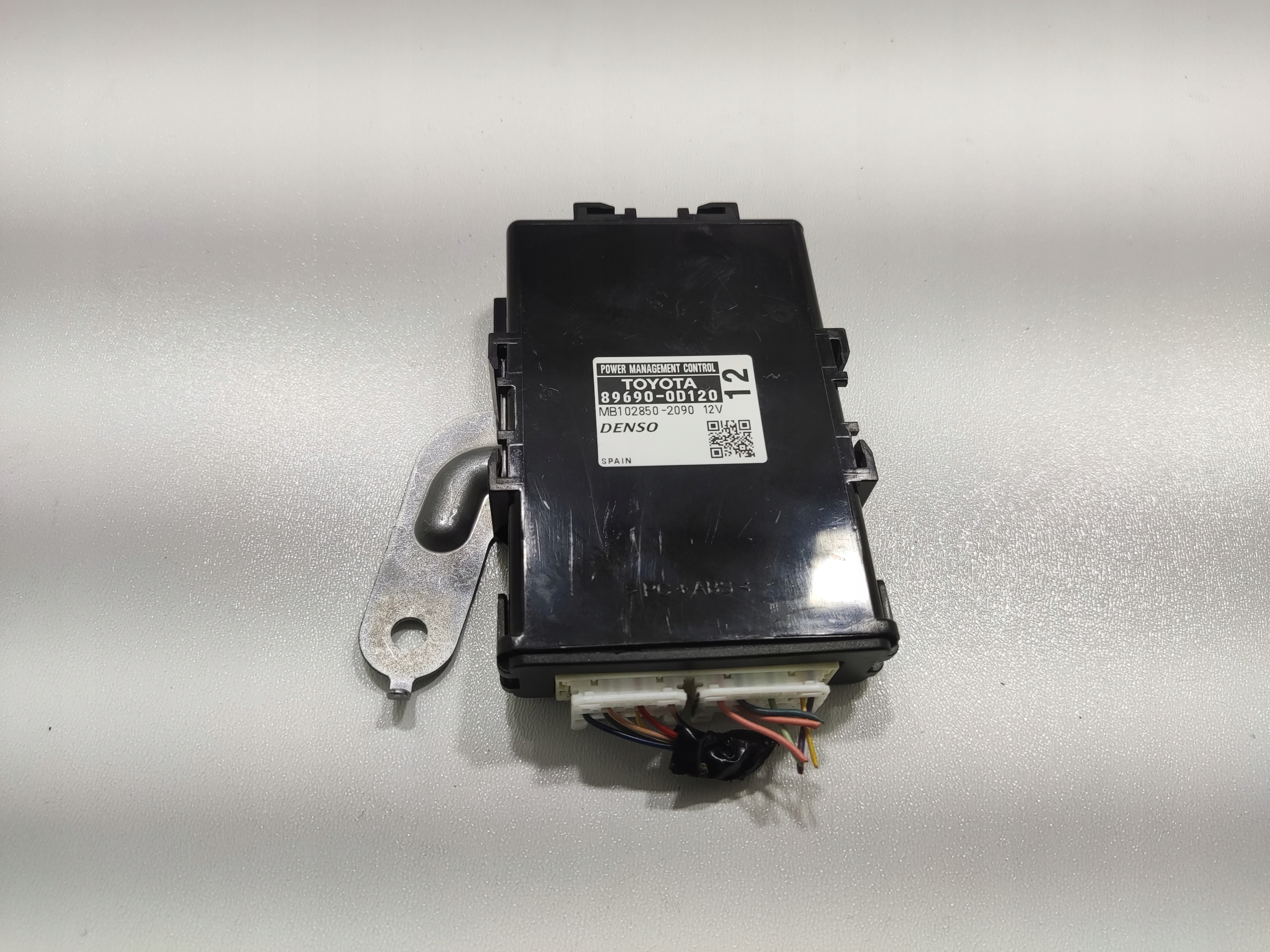 MODUL RIADIACA JEDNOTKA ZARADZANIA ENERGIĄ TOYOTA YARIS III 14-17 LIFT 89690-0D120