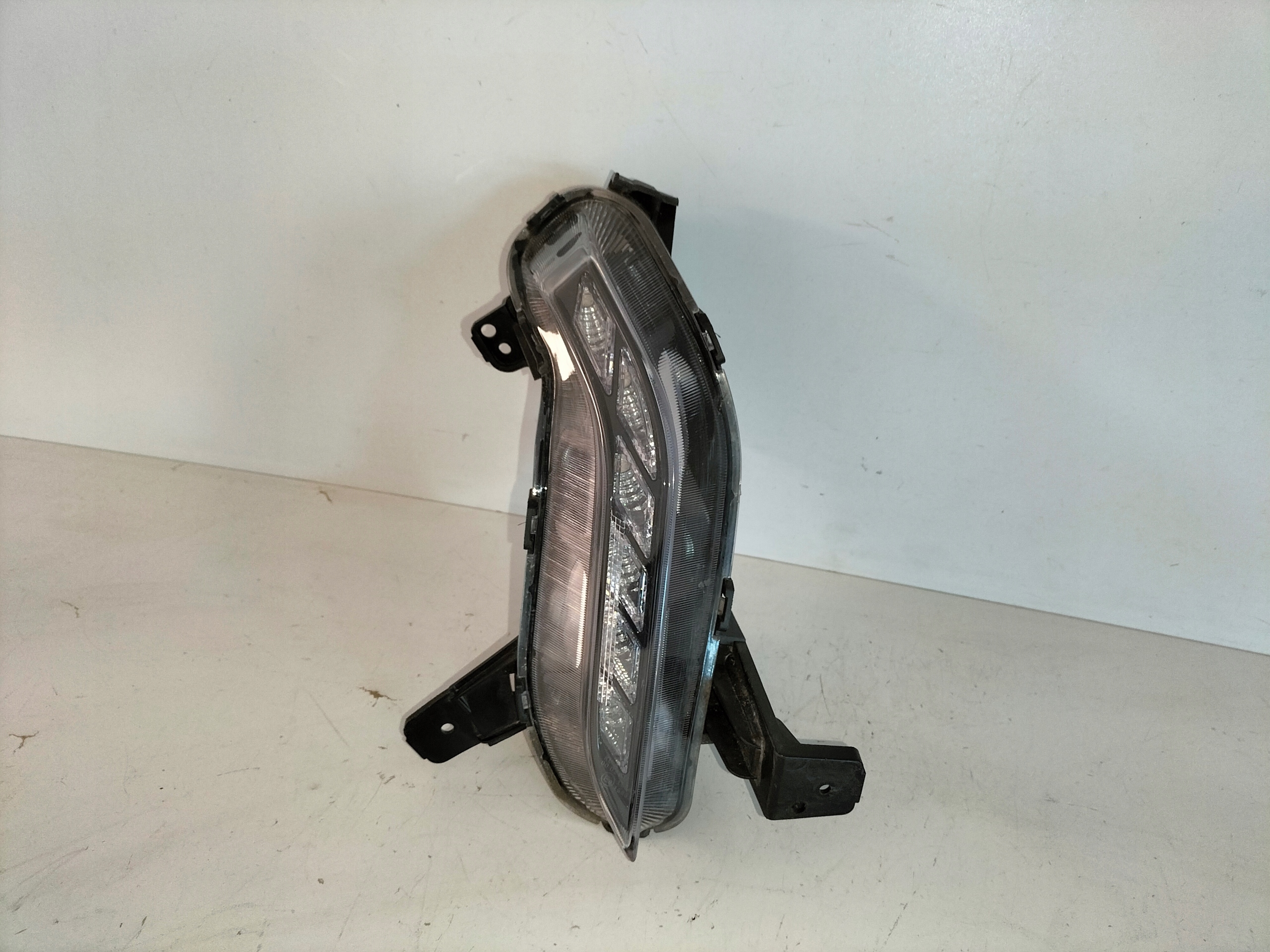 PRAVÁ PREDNÁ HMLOVKA LED DRL HYUNDAI I30 III 17- FASTBACK