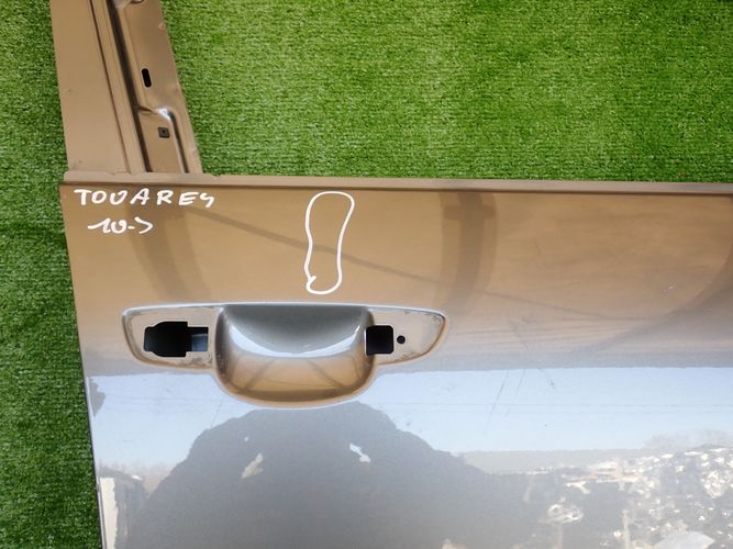 VW TOUAREG 10- PRAVE PREDNE DVERE