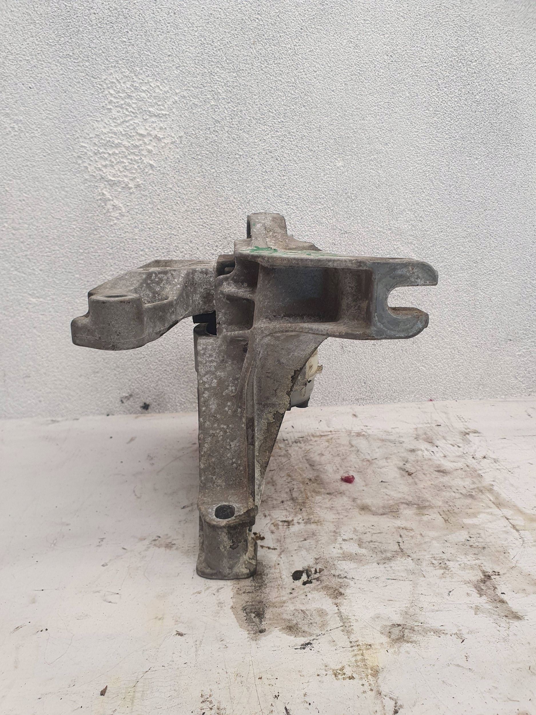 Citroen C4 II Picasso 1.6 HDI 4A100160 DRŽIAK SILENBLOK DRZIAK MOTORA