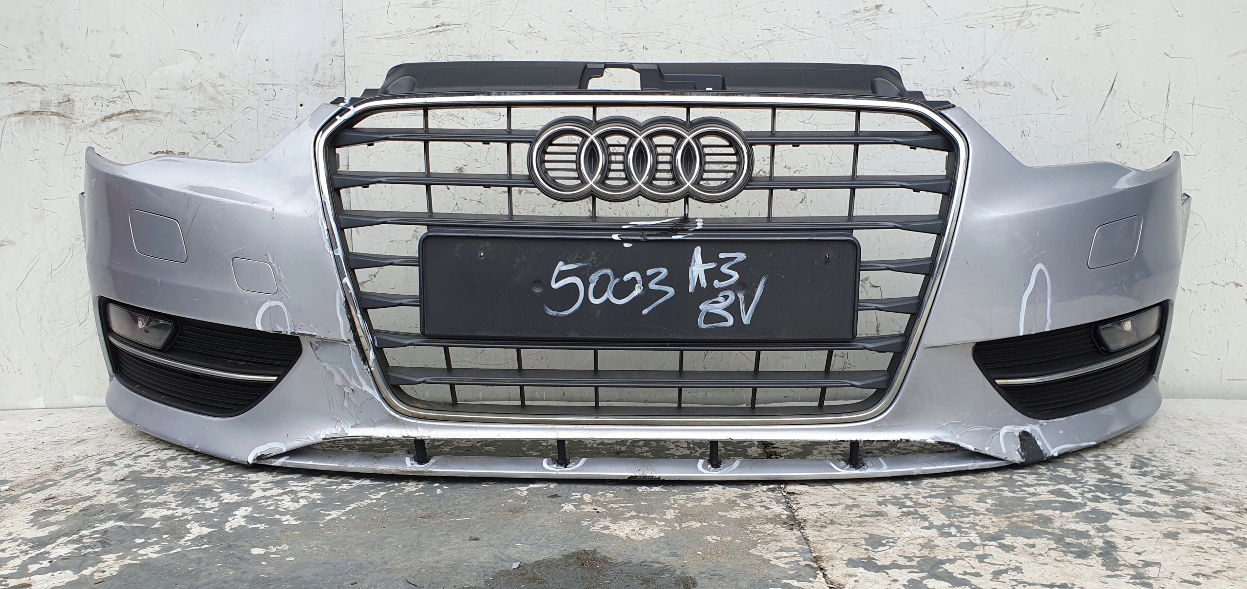 AUDI A3 8V PREDNÝ NÁRAZNÍK 8V3307437