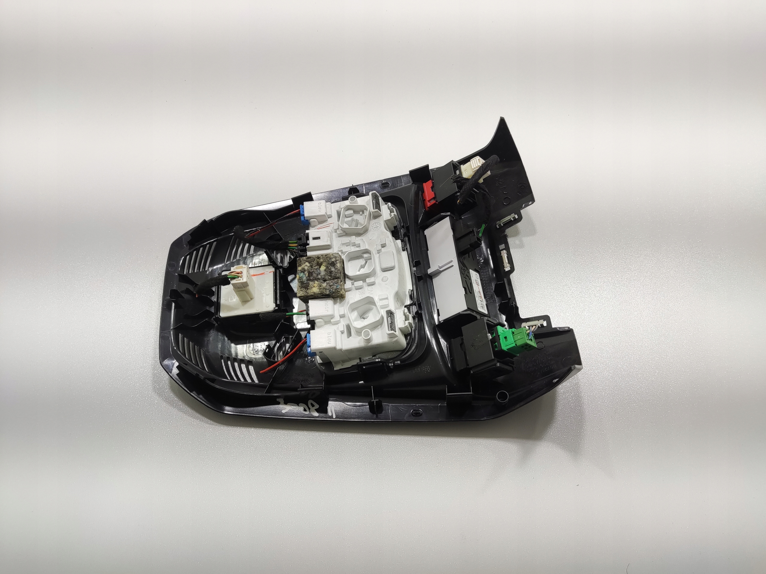 OSVETLENIE INTERIERU STROPNICE PEUGEOT 3008 II 20-24 LIFT 9825946880