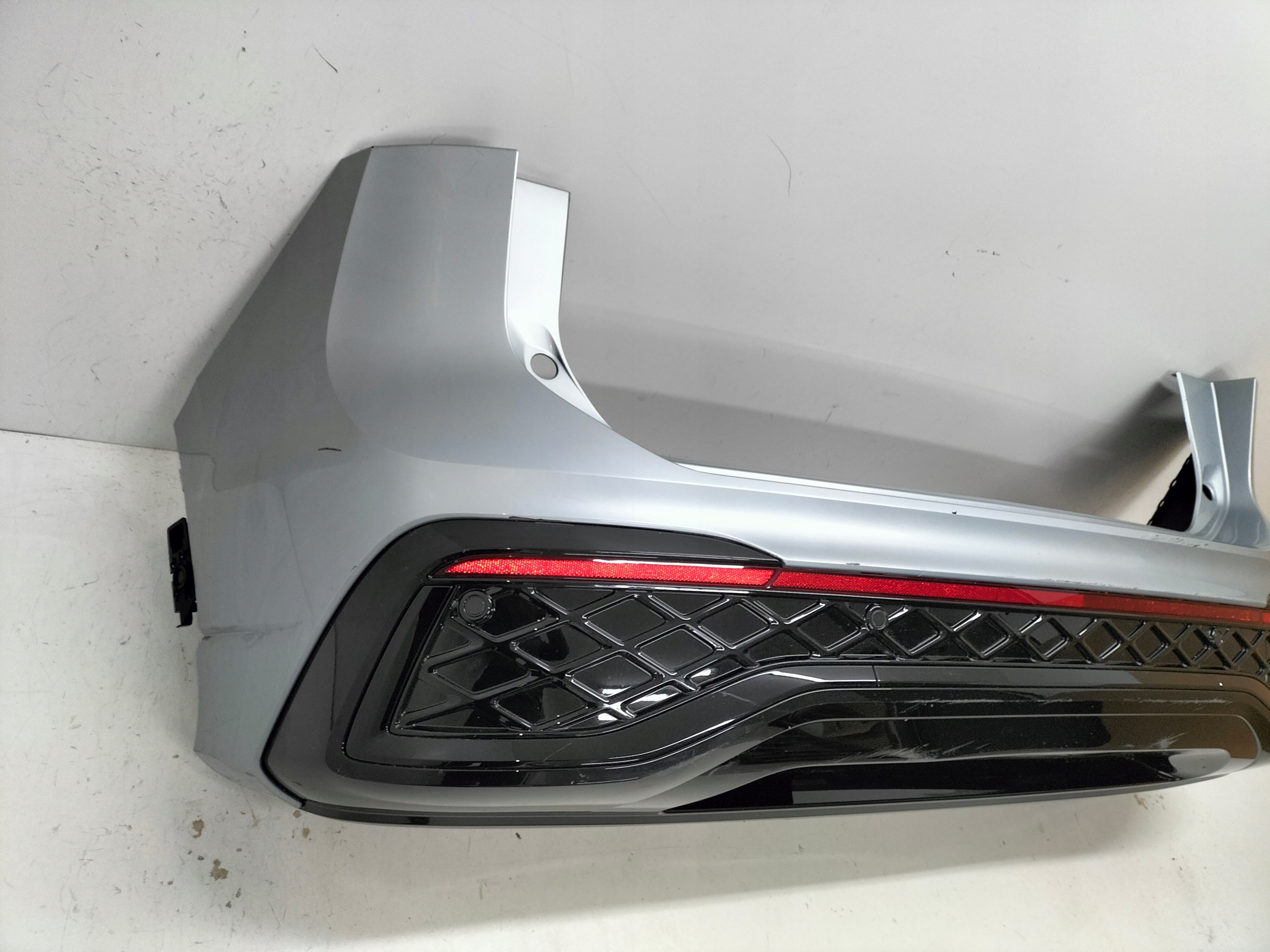 ZADNÝ NÁRAZNÍK VW TIGUAN III 24- R-LINE