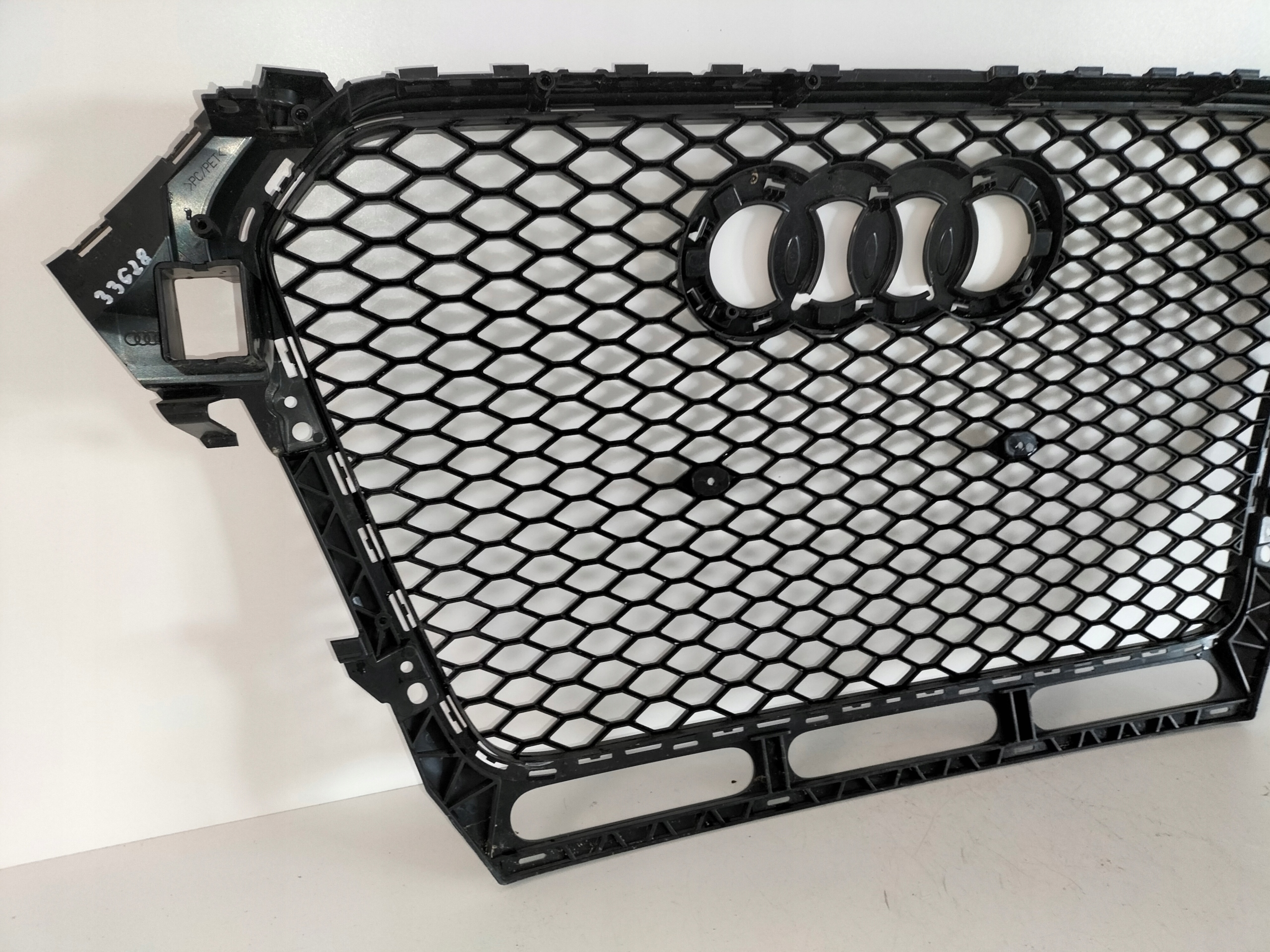 MRIEZKA LISTA AUDI A4 RS4 B8 LIFT 12-15