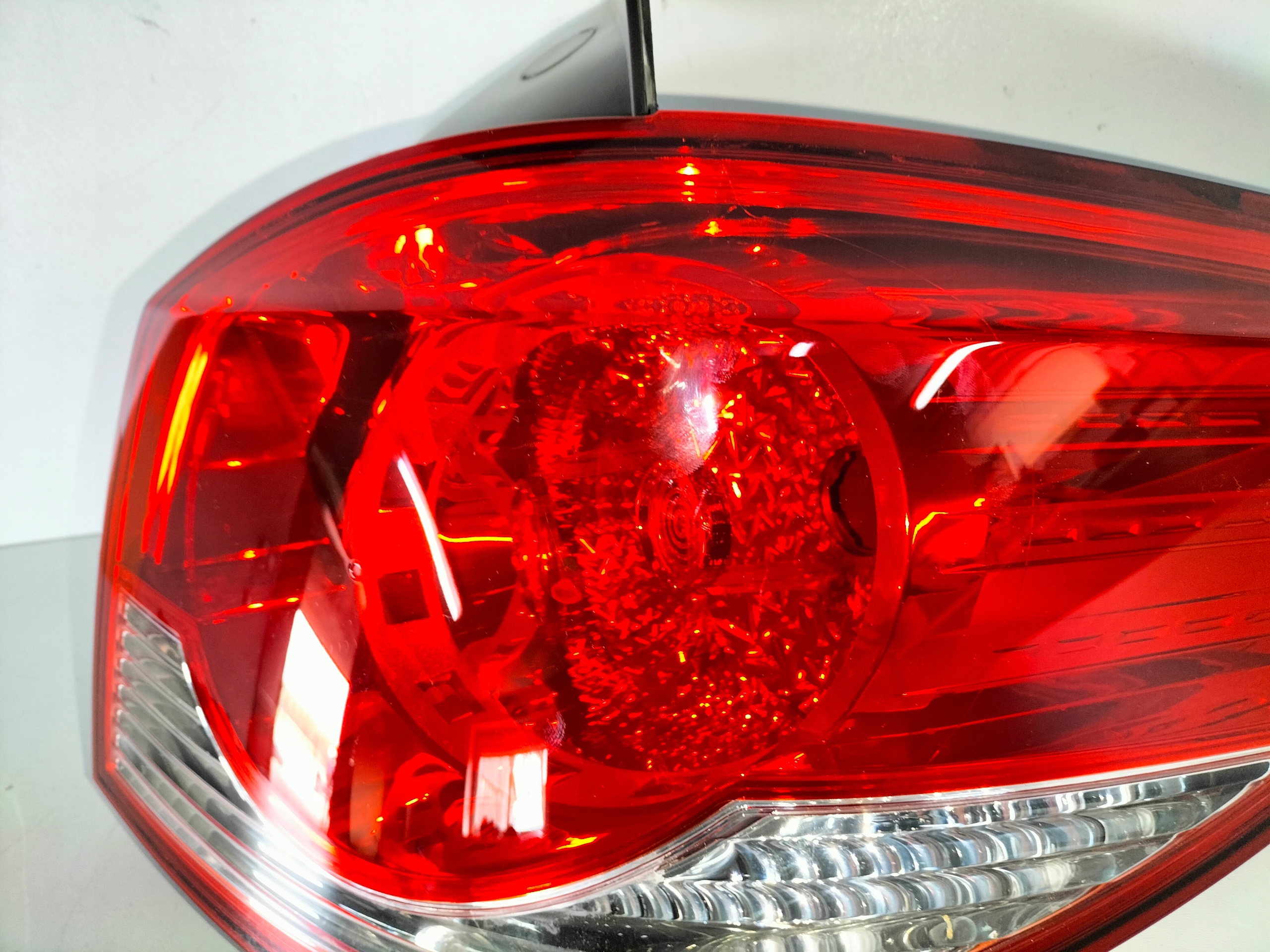 PRAVE ZADNE SVETLO CHEVROLET CRUZE 09- HB