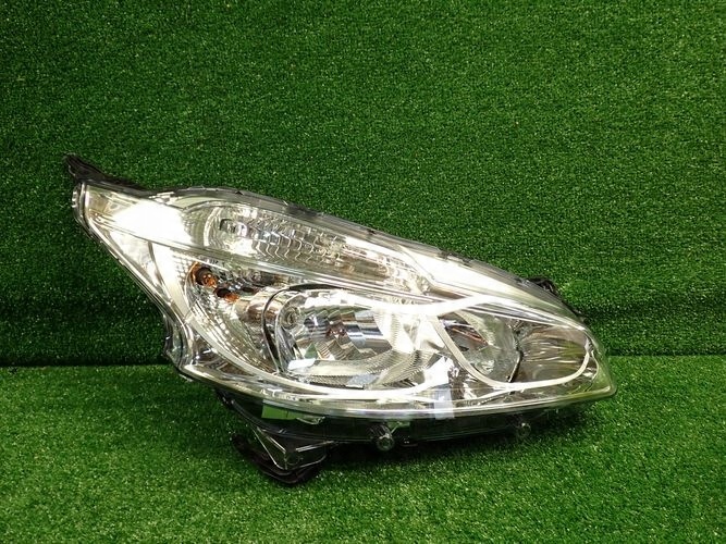 PEUGEOT 208 12-15 PRAVE PREDNE SVETLO