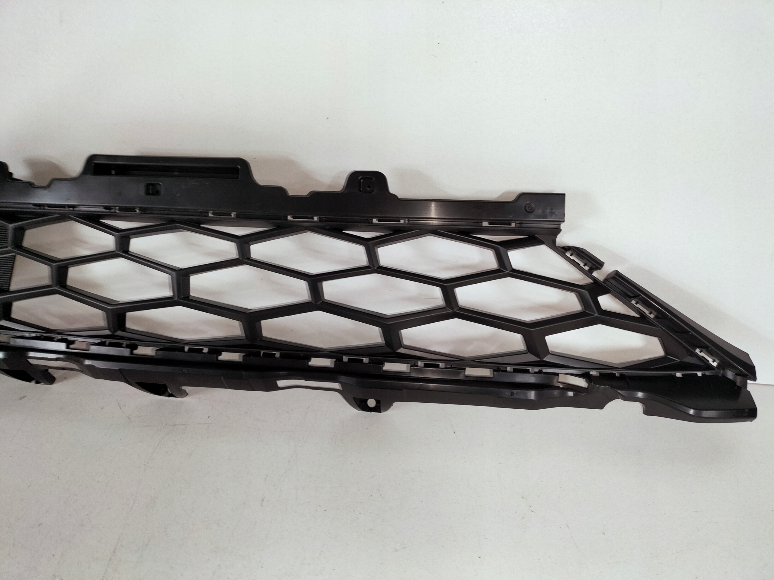 MRIEŽKA LIŠTA NÁRAZNÍKA KIA SPORTAGE 5 V 21- GT HEV