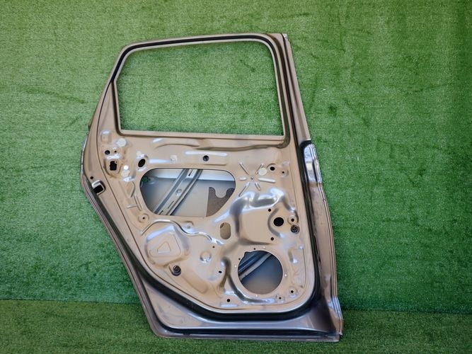 VW POLO 2G 17- LAVE ZADNE DVERE