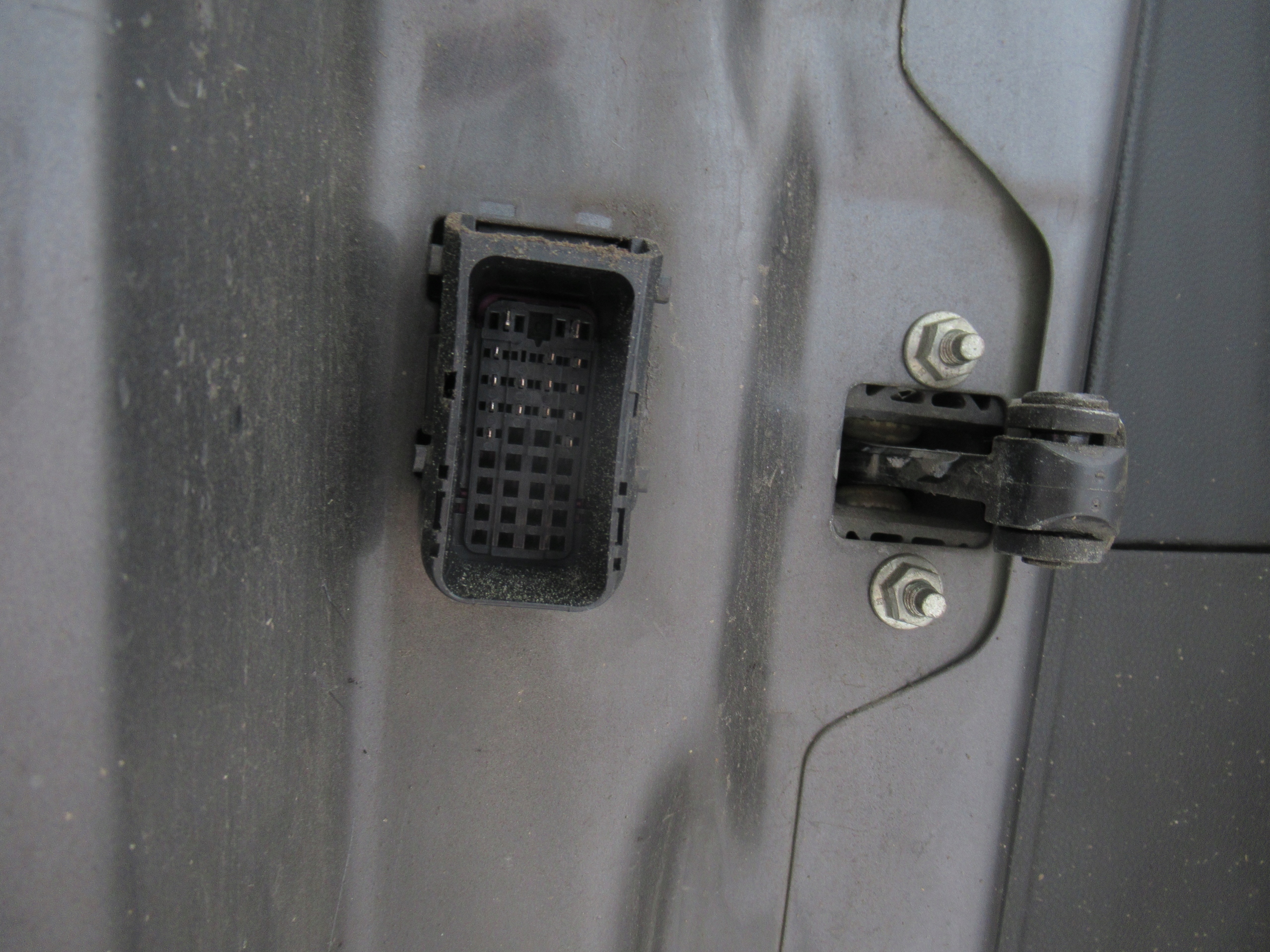 PRAVÉ PREDNÉ DVERE OPEL ASTRA H III