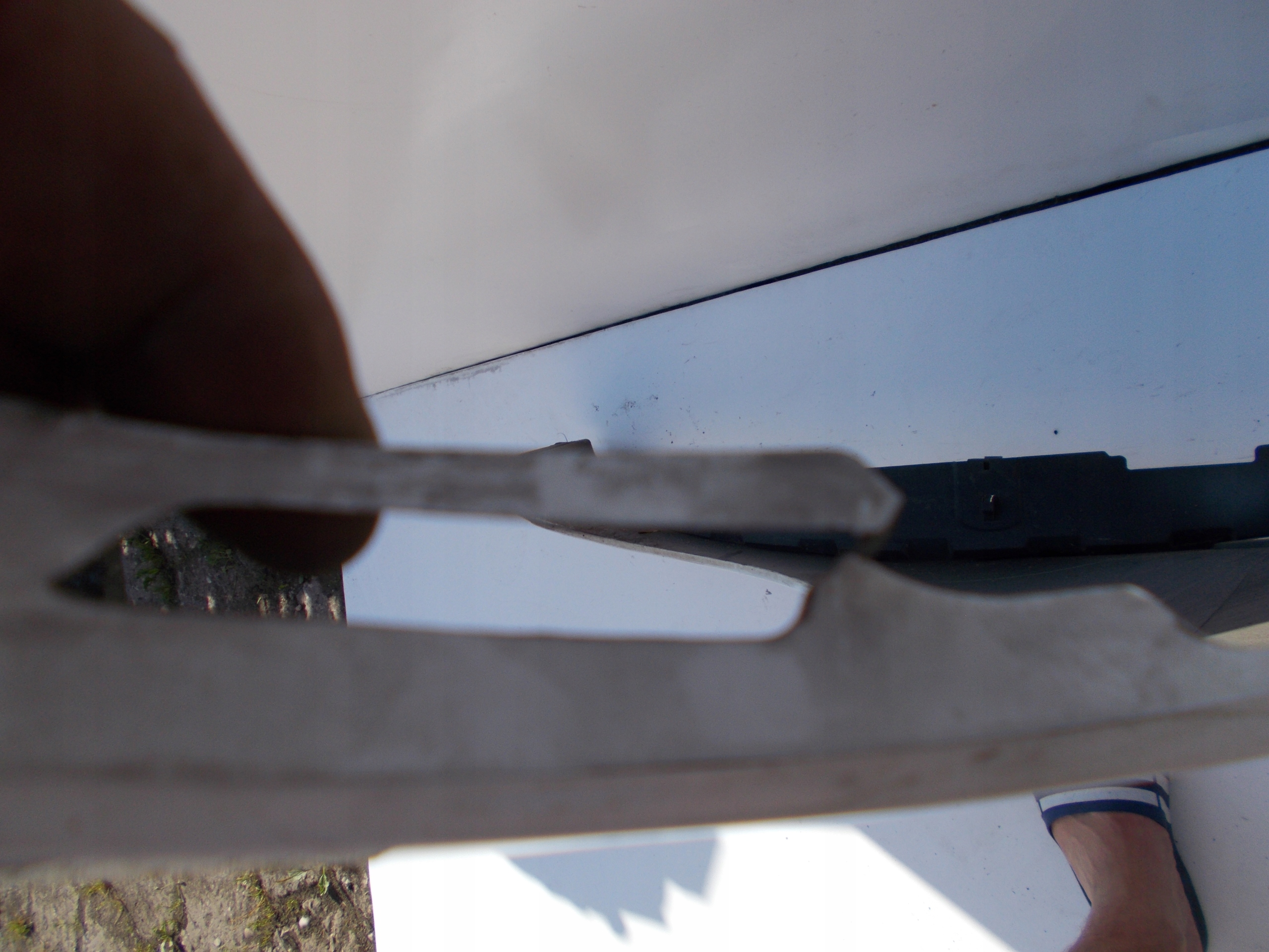 ĽAVÝ PREDNÝ BLATNÍK RENAULT KANGOO 08-