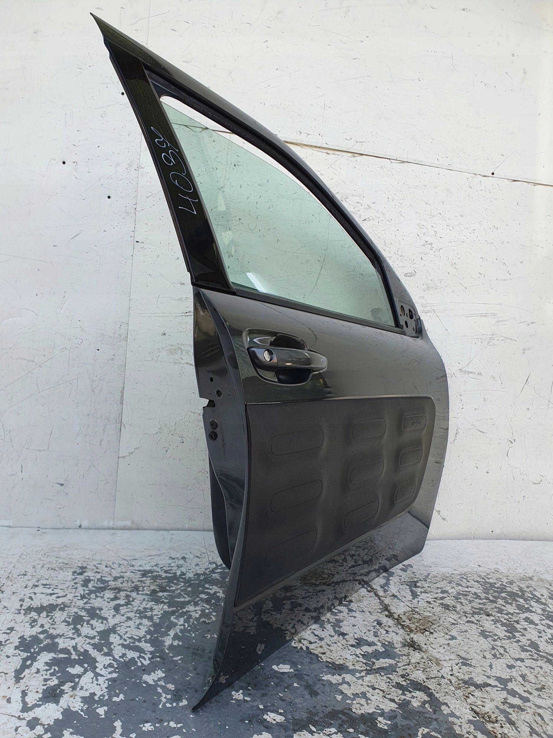 Citroen C4 Cactus PREDNE DVERE PREDNEe PREDNÝ