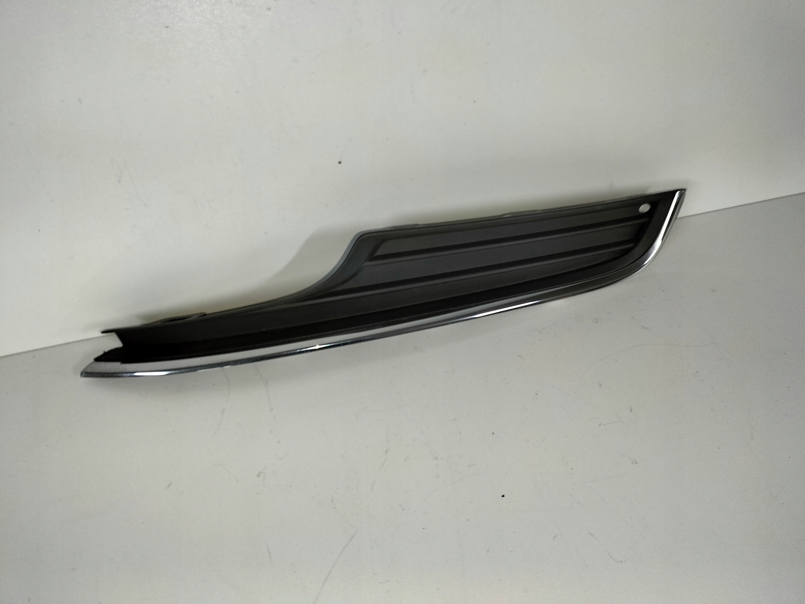 ĽAVÁ LIŠTA MRIEŽKA NÁRAZNÍKA VW GOLF 7 VII 12-17 SPODNA