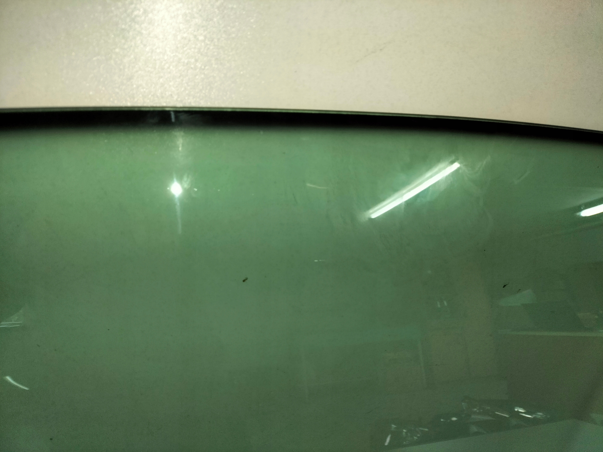 ZADNE SKLO PRAVA JAGUAR XE X760 15-