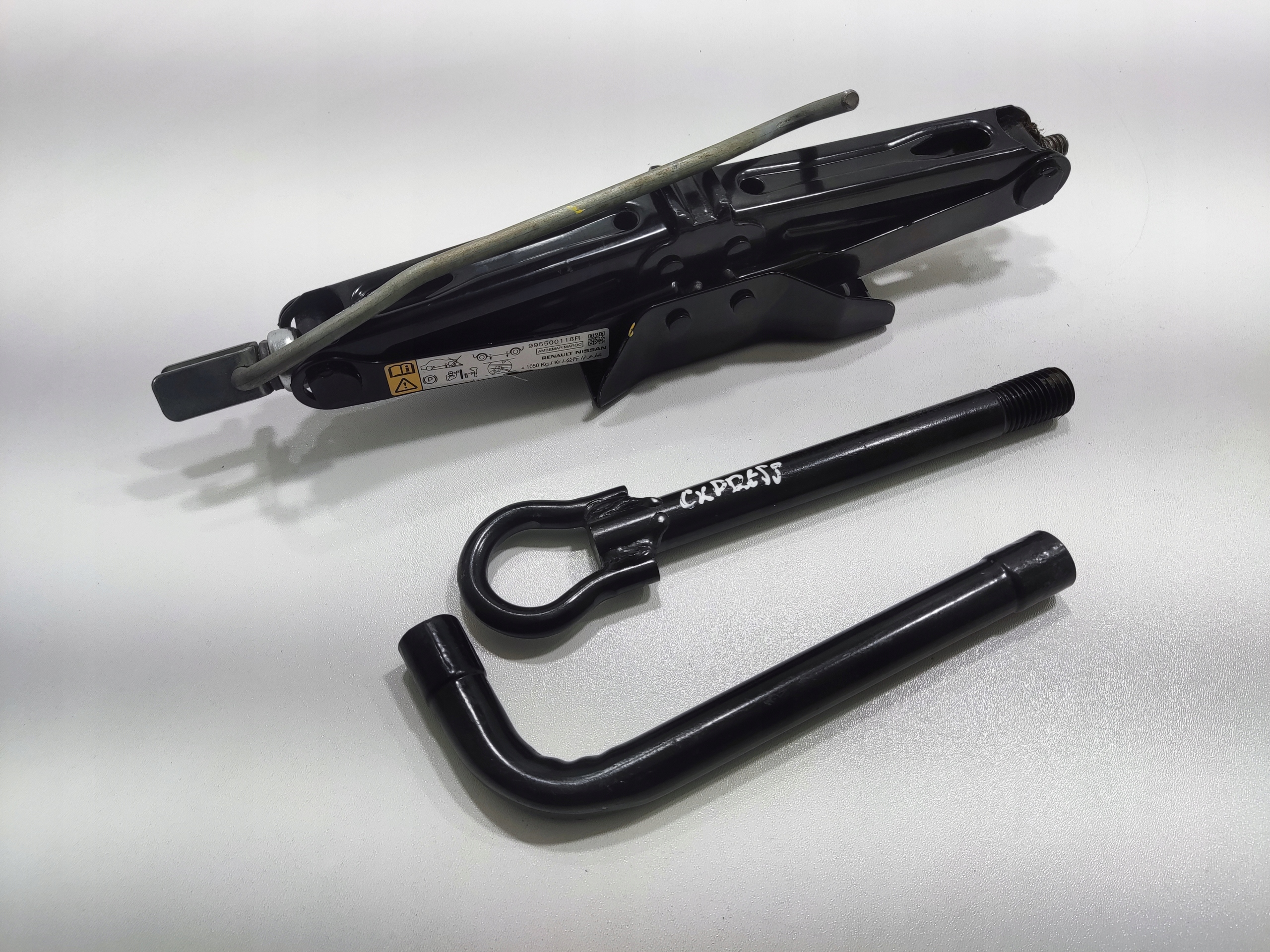 ZDVIHAK KĽUČ UCHO RENAULT EXPRESS II 2021-2024