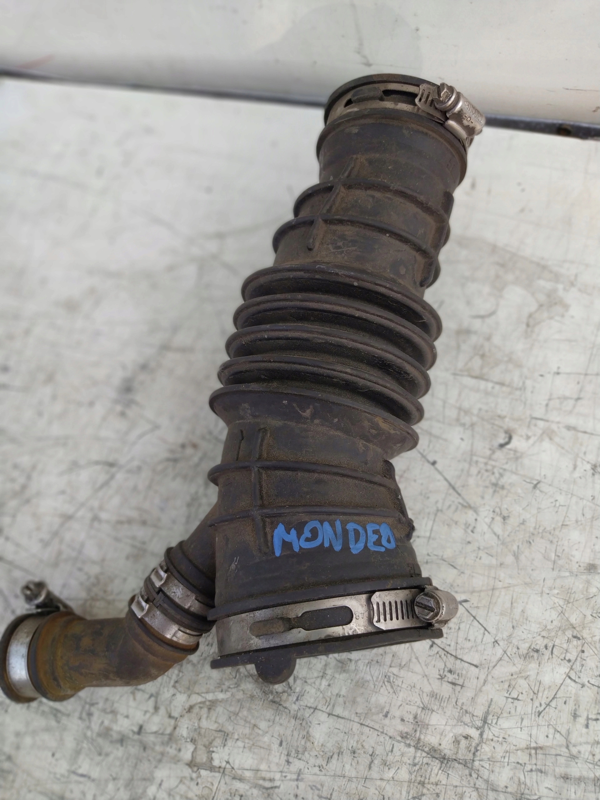 FORD MONDEO MK5 NASAVANIE VZDUCHU DS73-9R504-MB