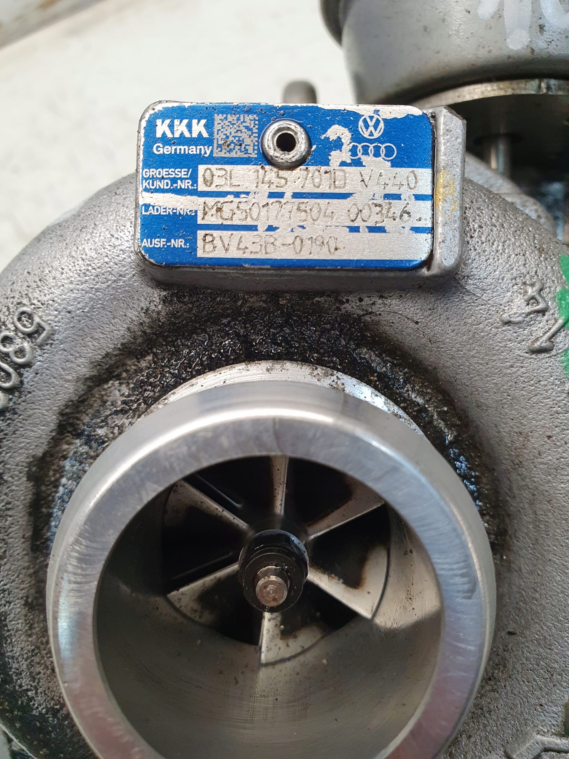 AUDI A4 B8 2.0 TDI TURBO 03L145701D