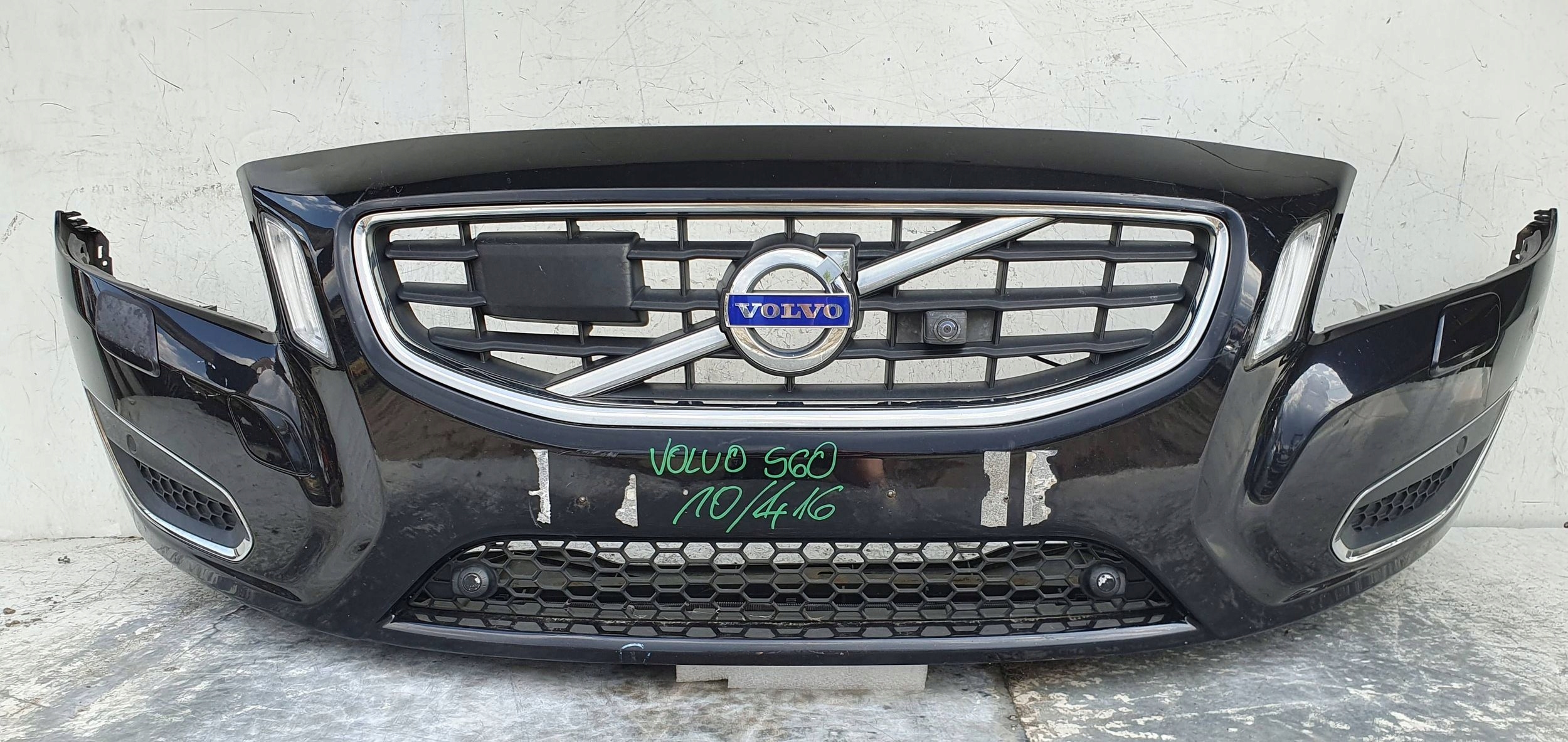 Volvo V60 S60 -013 XENON PDC KAMERA PREDNÝ NÁRAZNÍK 30795006