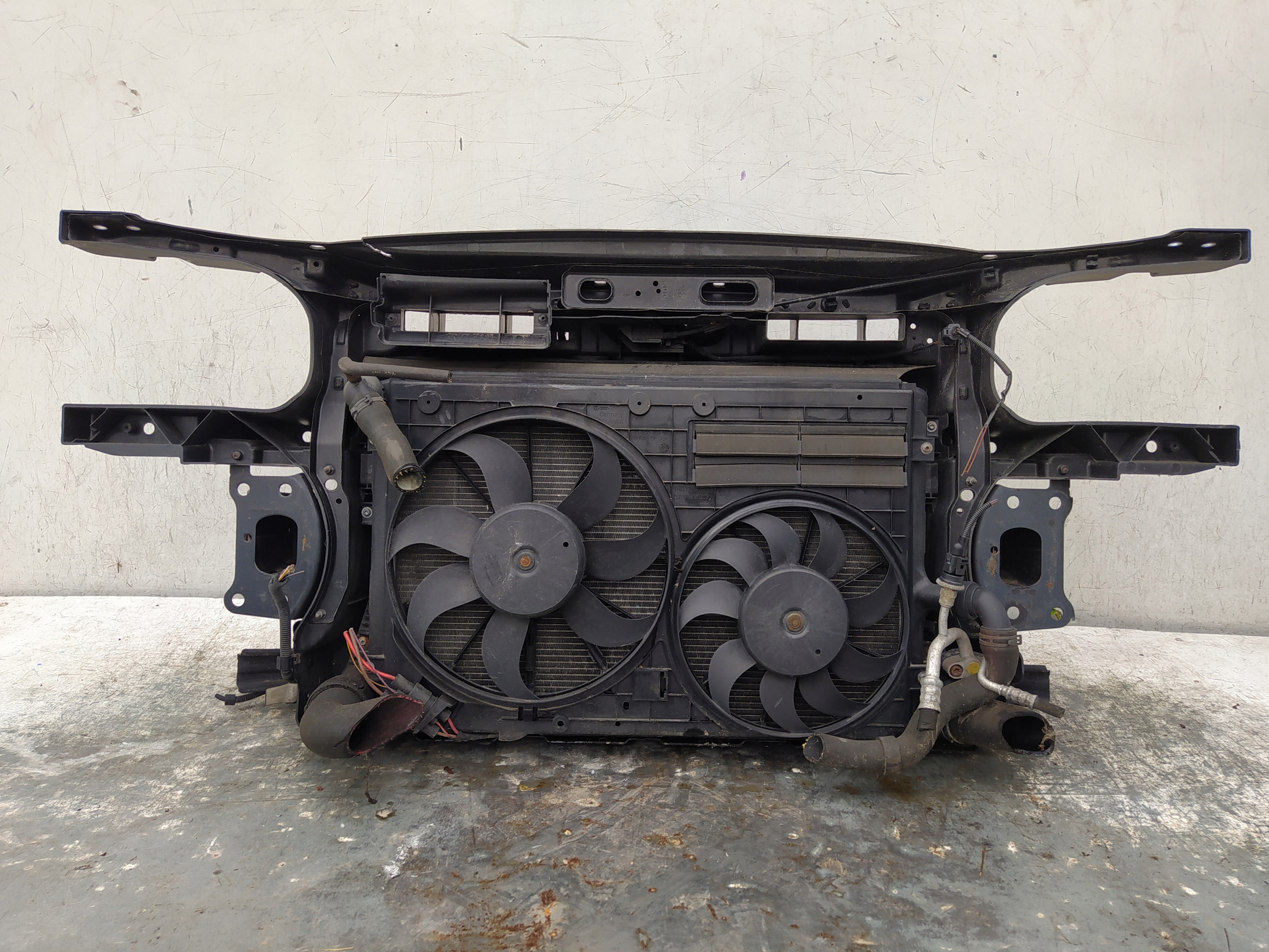 VW TOURAN 03-06 CADDY 03-010 2.0 TDI PREDNÉ ČELO