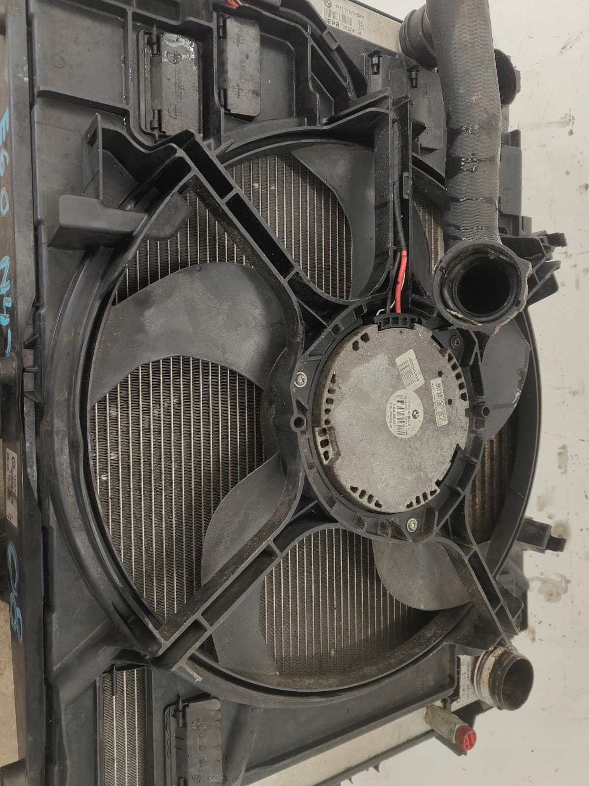 BMW e60 520d n47 oe 7726010401 CHLADICE VENTILATOR