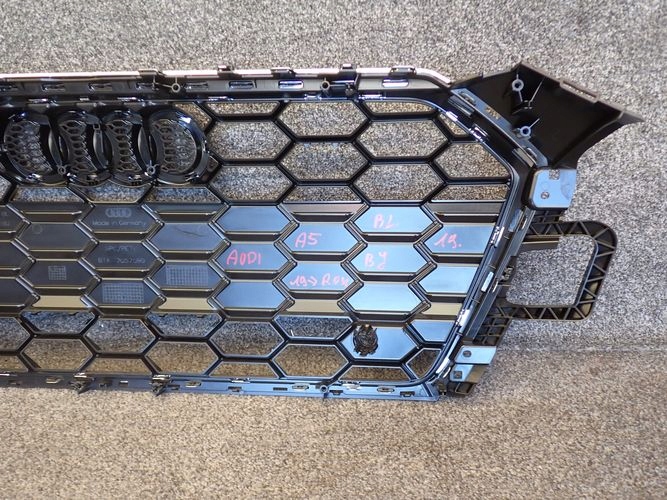 AUDI A5 S-LINE LIFT 19- MRIEZKA LISTA 8W6853651BJ BL