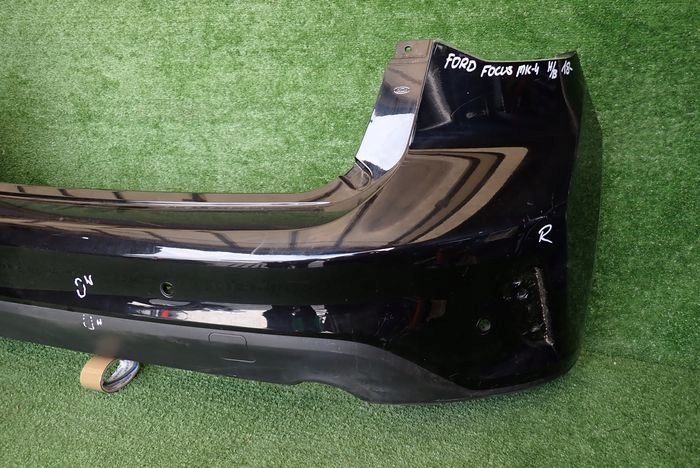 FORD FOCUS MK4 IV HB 18- ZADNÝ NÁRAZNÍK